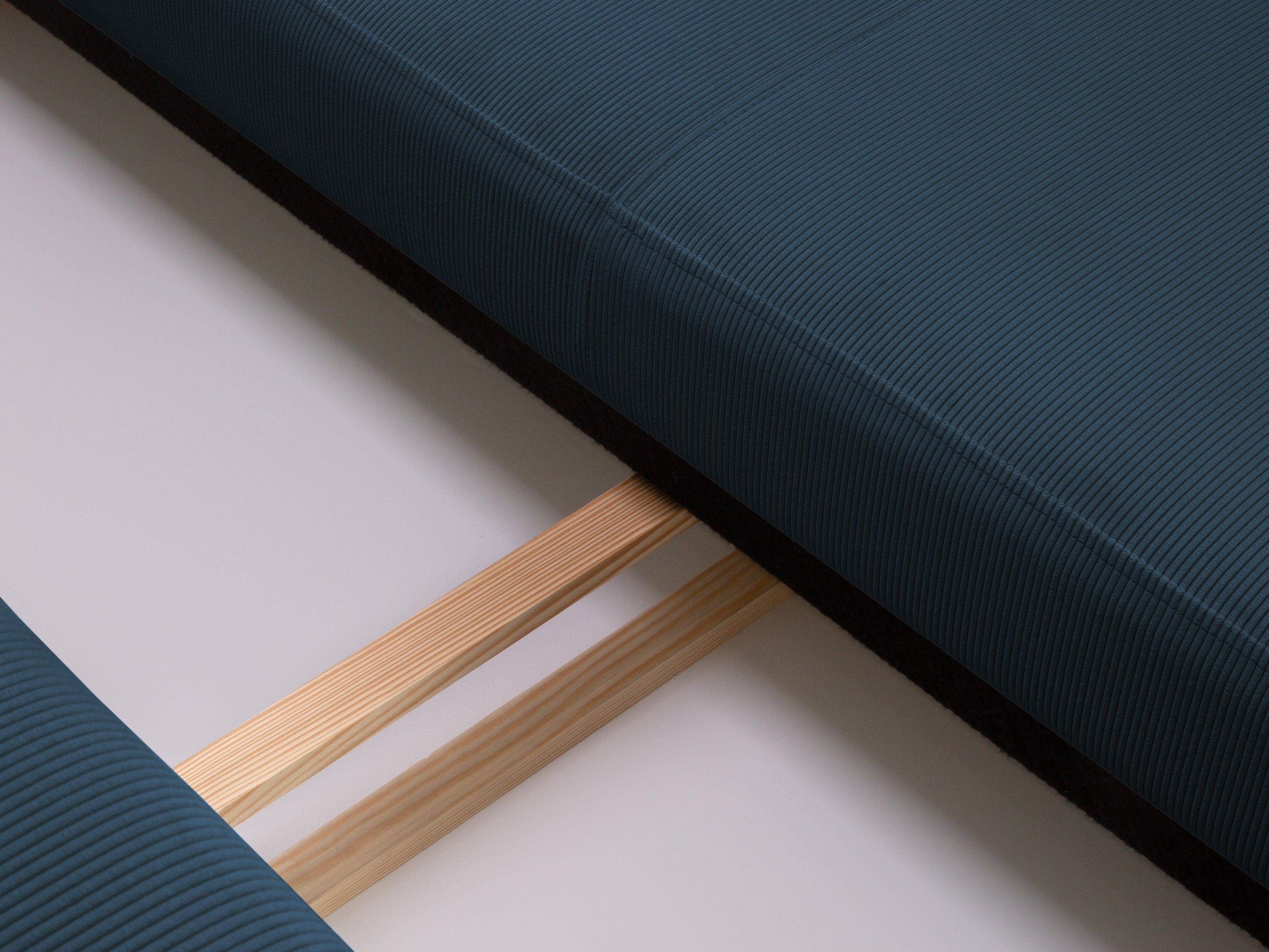 Sofa sztruksowa z funkcją spania ROSE ciemnoniebieski Mazzini Sofas Eye on Design