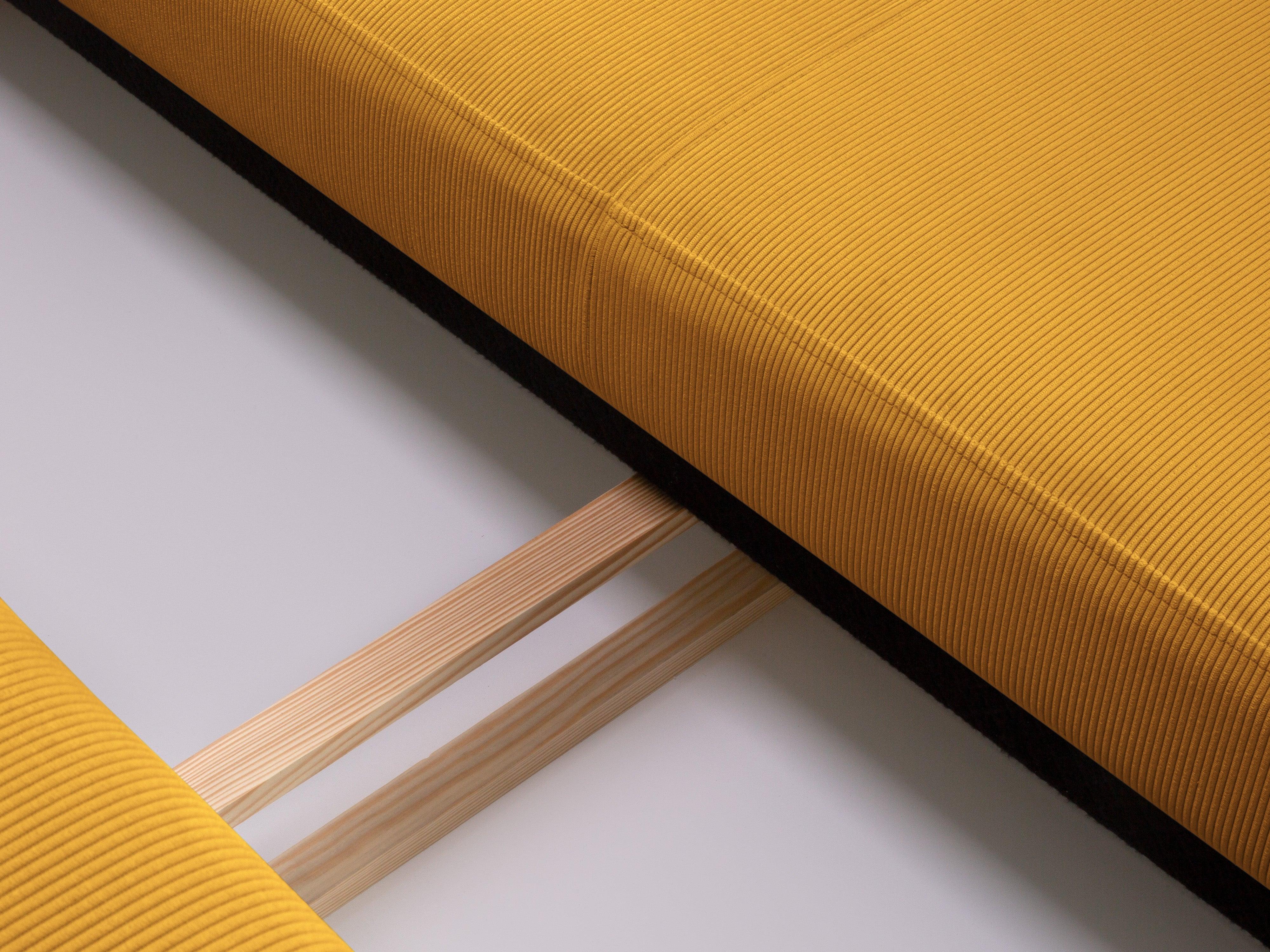 Sofa sztruksowa z funkcją spania ROSE żółty Mazzini Sofas Eye on Design