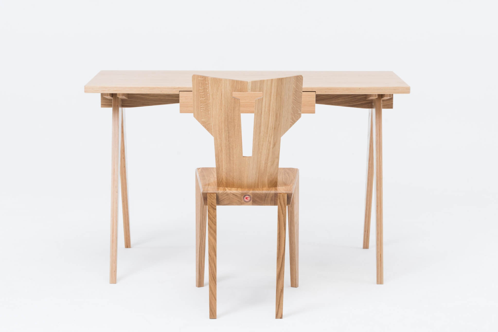 ST CALIPERS Desk in Oak Veneer