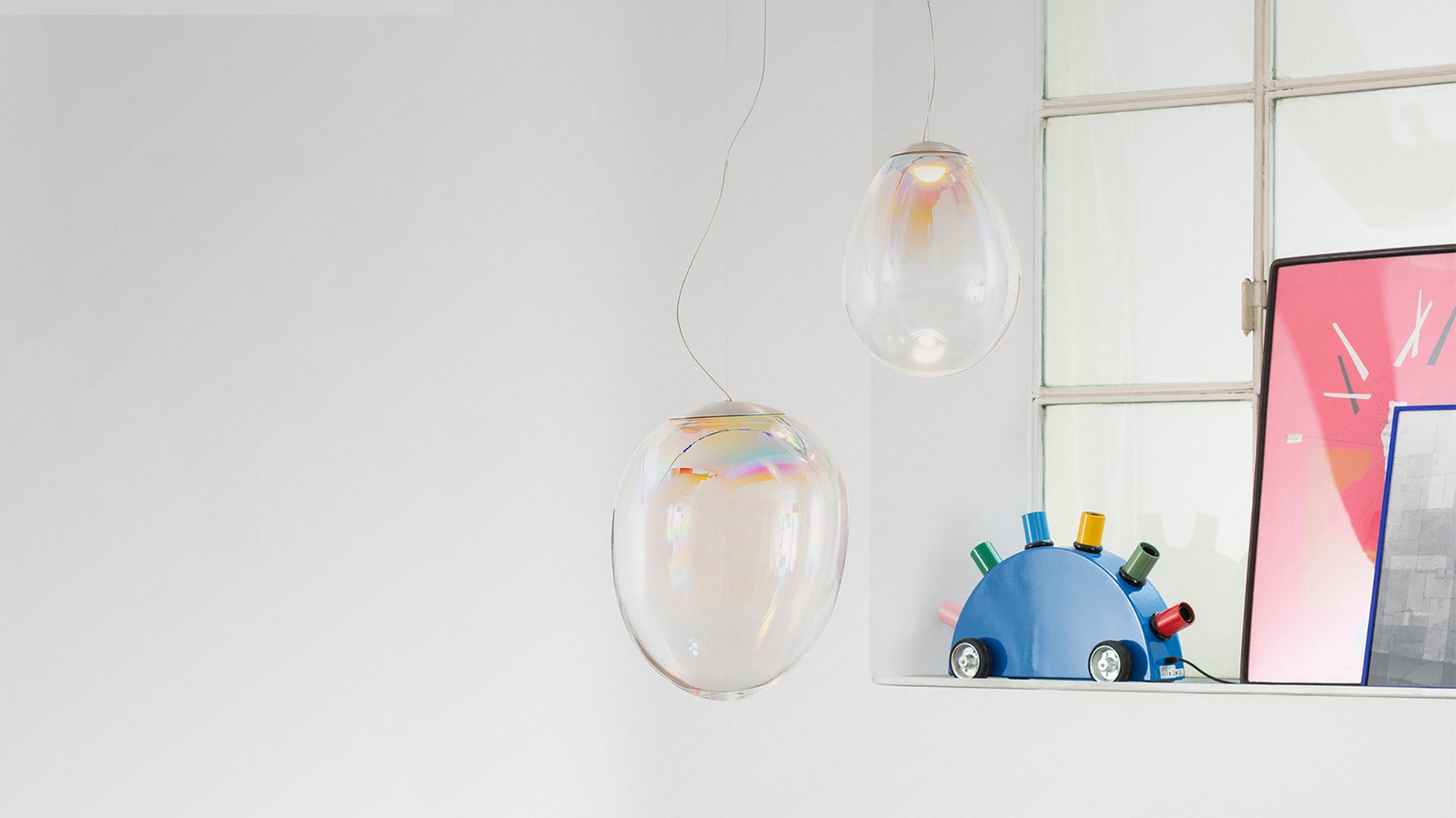 Závesná lampa STELLAR NEBULA opalizované sklo fúkané