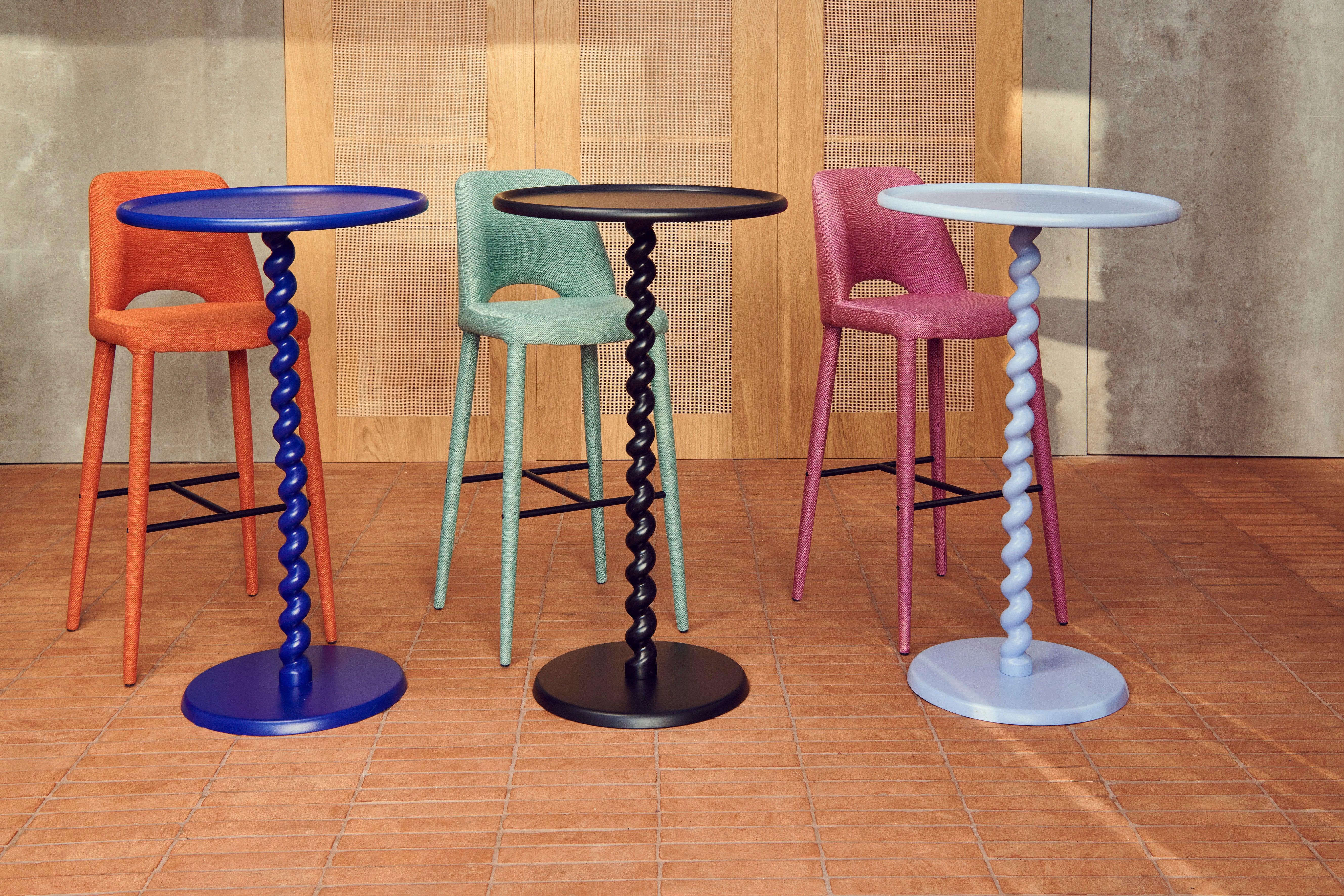 Stół barowy TWISTER ciemnoniebieski Pols Potten Eye on Design