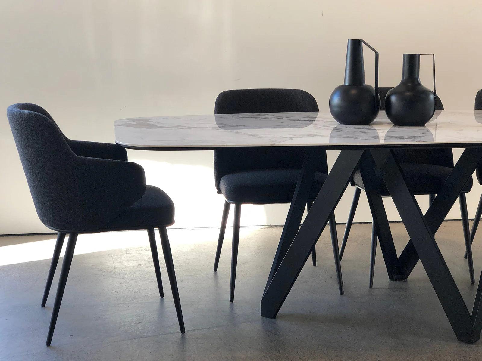 Stół CARTESIO jasnoszara ceramika z drewnianą podstawą Calligaris Eye on Design