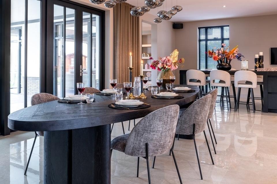 Stół LILLY czarne drewno dębowe Richmond Interiors Eye on Design