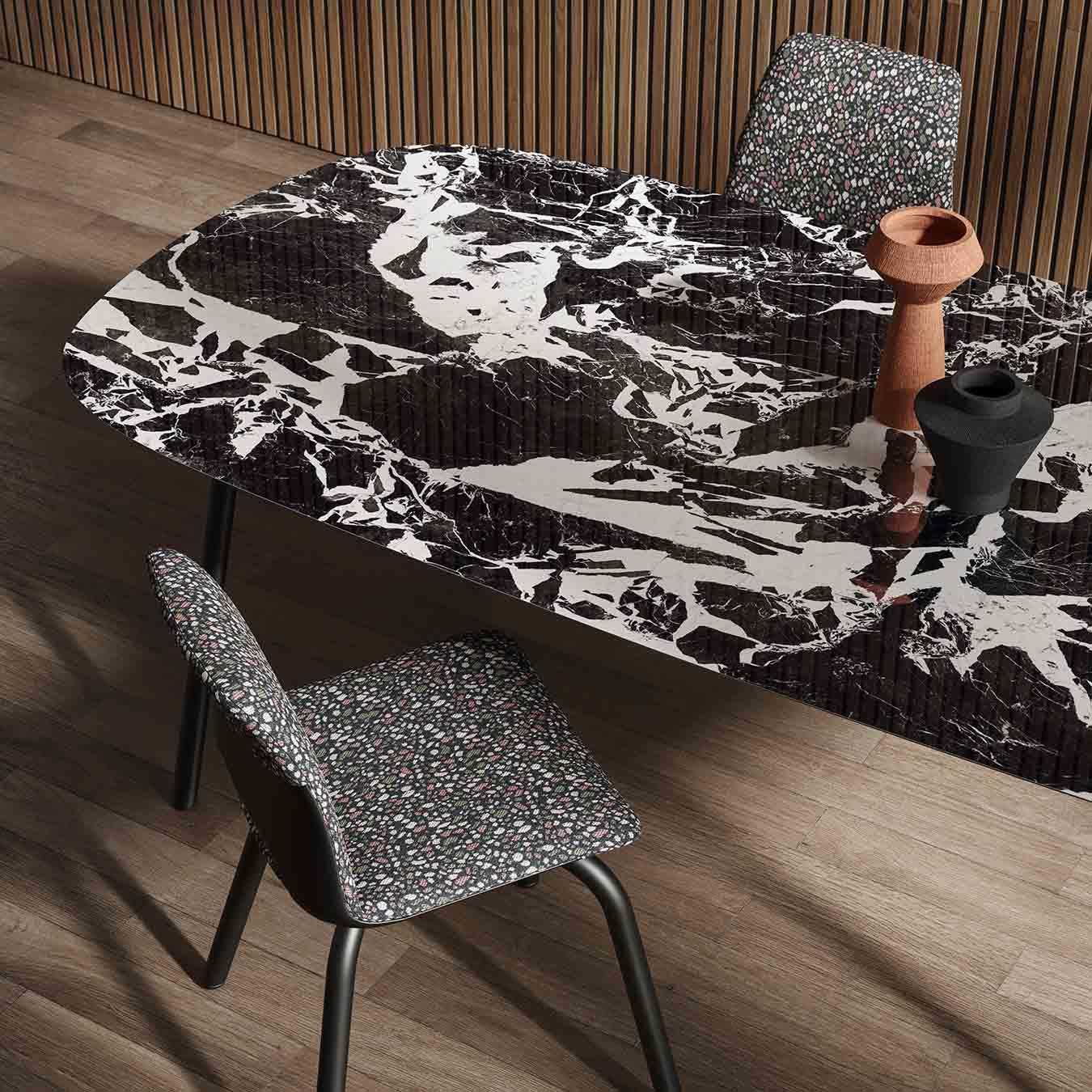 Stół OSE blat szklany z czarno-białym wzorem Liu Jo Living Eye on Design