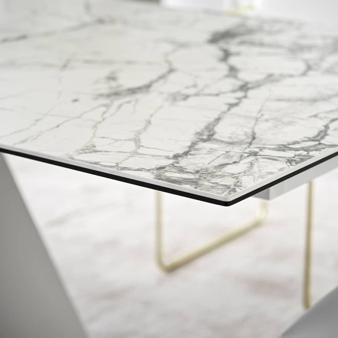 Stół prostokątny ICARO złoty marmur Calligaris Eye on Design