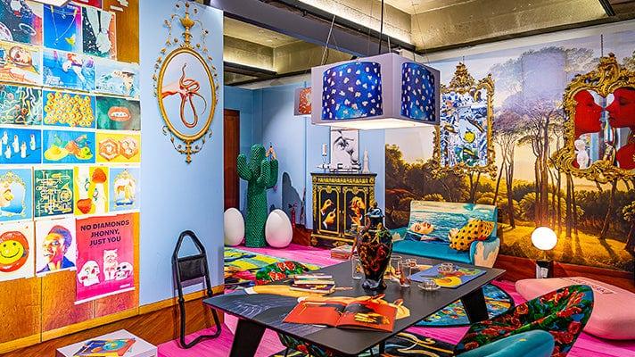 Stół prostokątny LIPSTICKS czarny Seletti Eye on Design