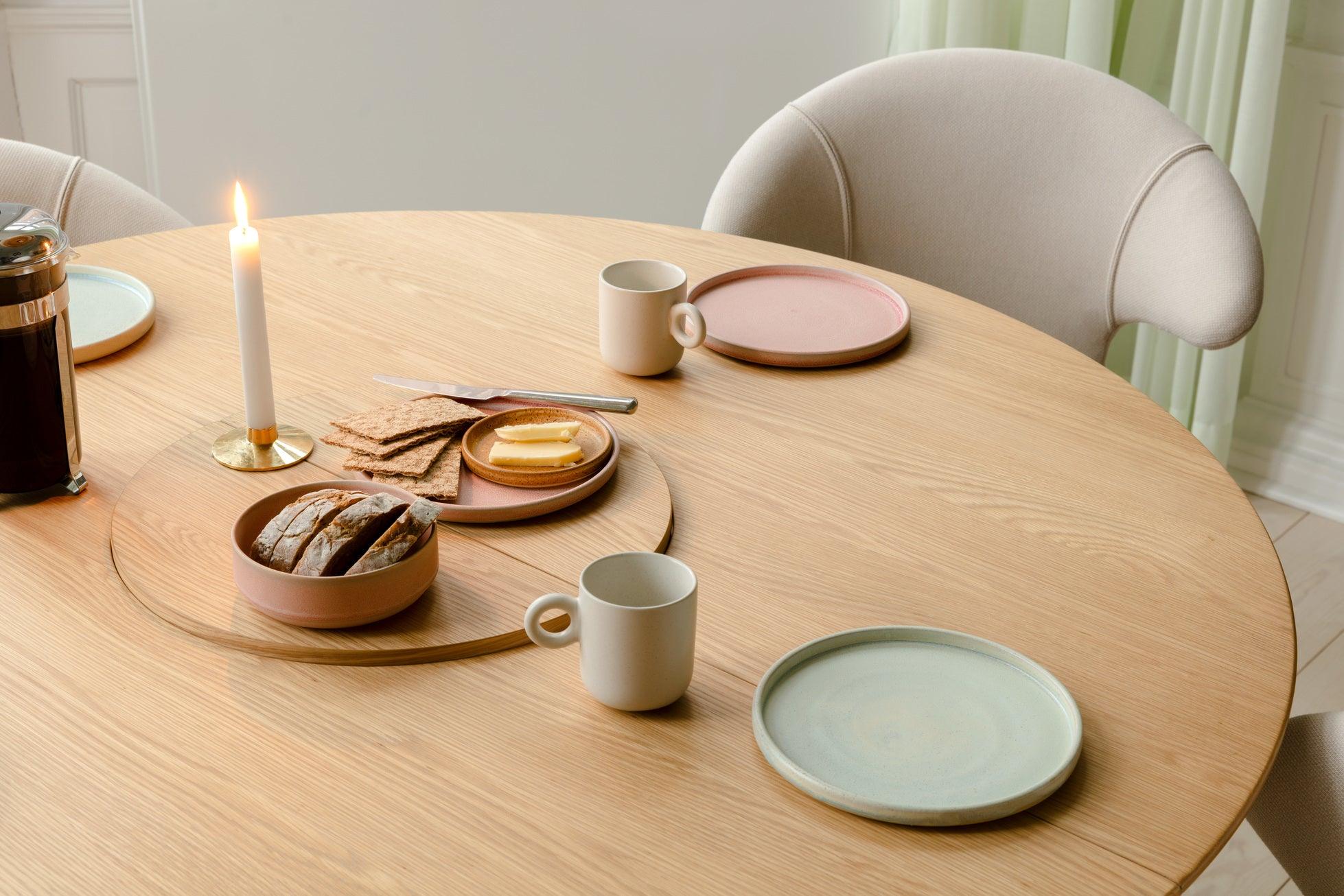 Stół rozkładany COMFORT CIRCLE WITH EXTENSION dębowy UMAGE Eye on Design