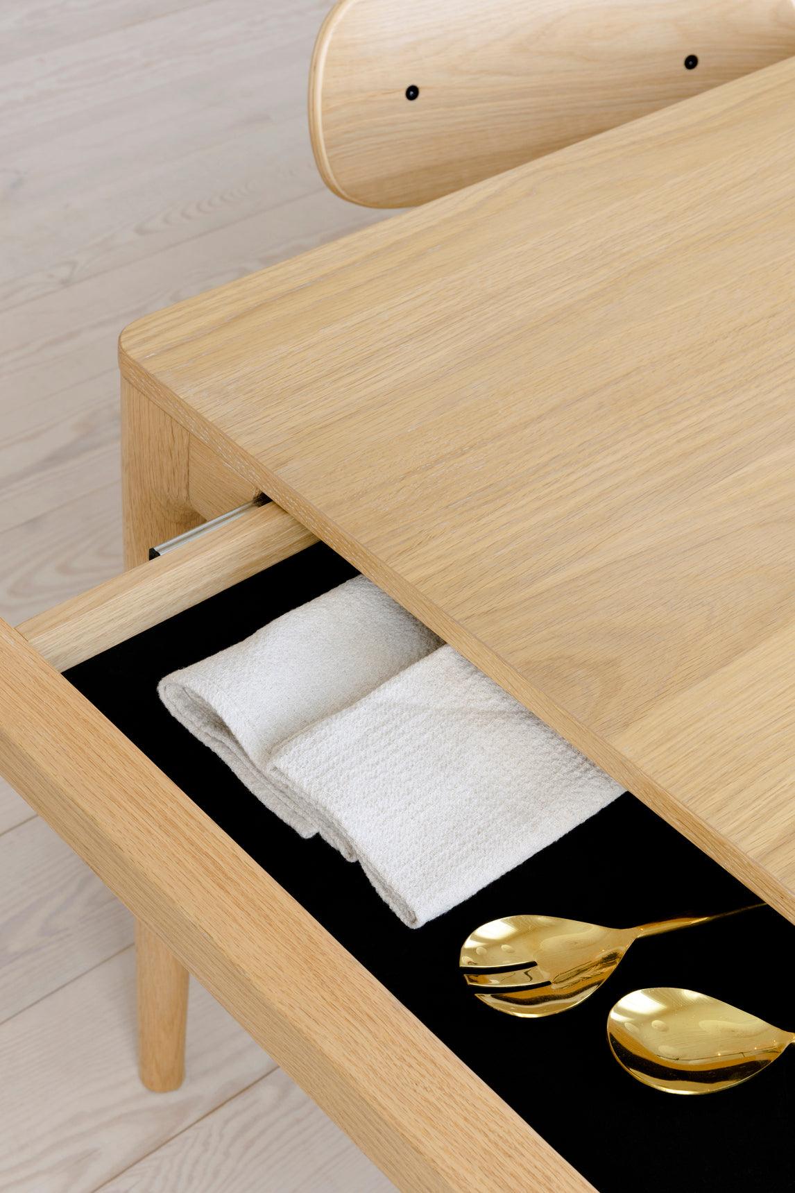 Stół rozkładany HEART'N'SOUL dębowy UMAGE Eye on Design