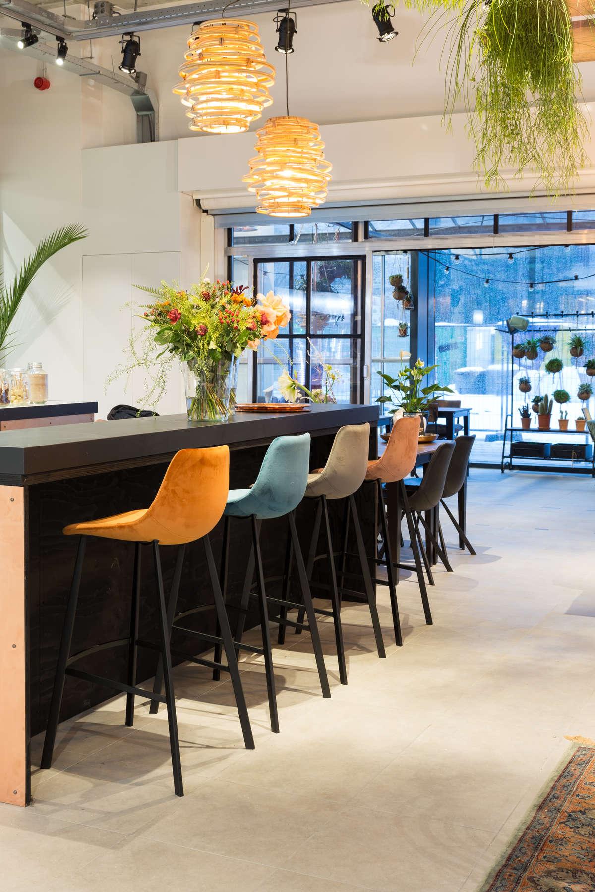 Stołek barowy FRANKY 80 szary Dutchbone Eye on Design