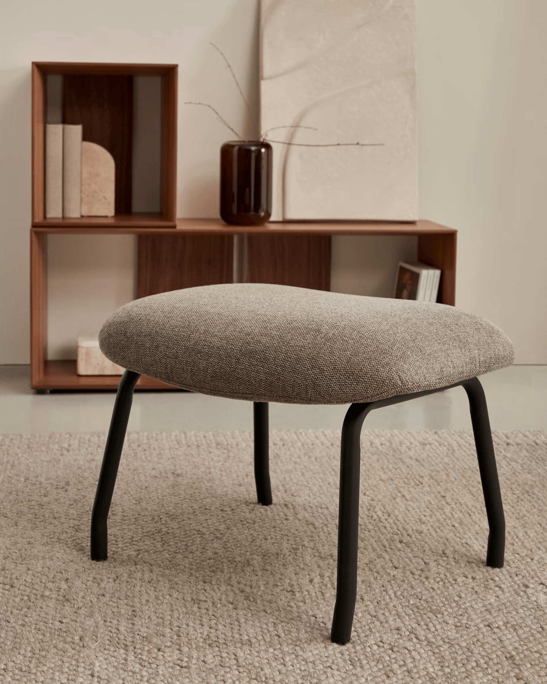 Stołek BELINA jasnobrązowy szenil La Forma Eye on Design