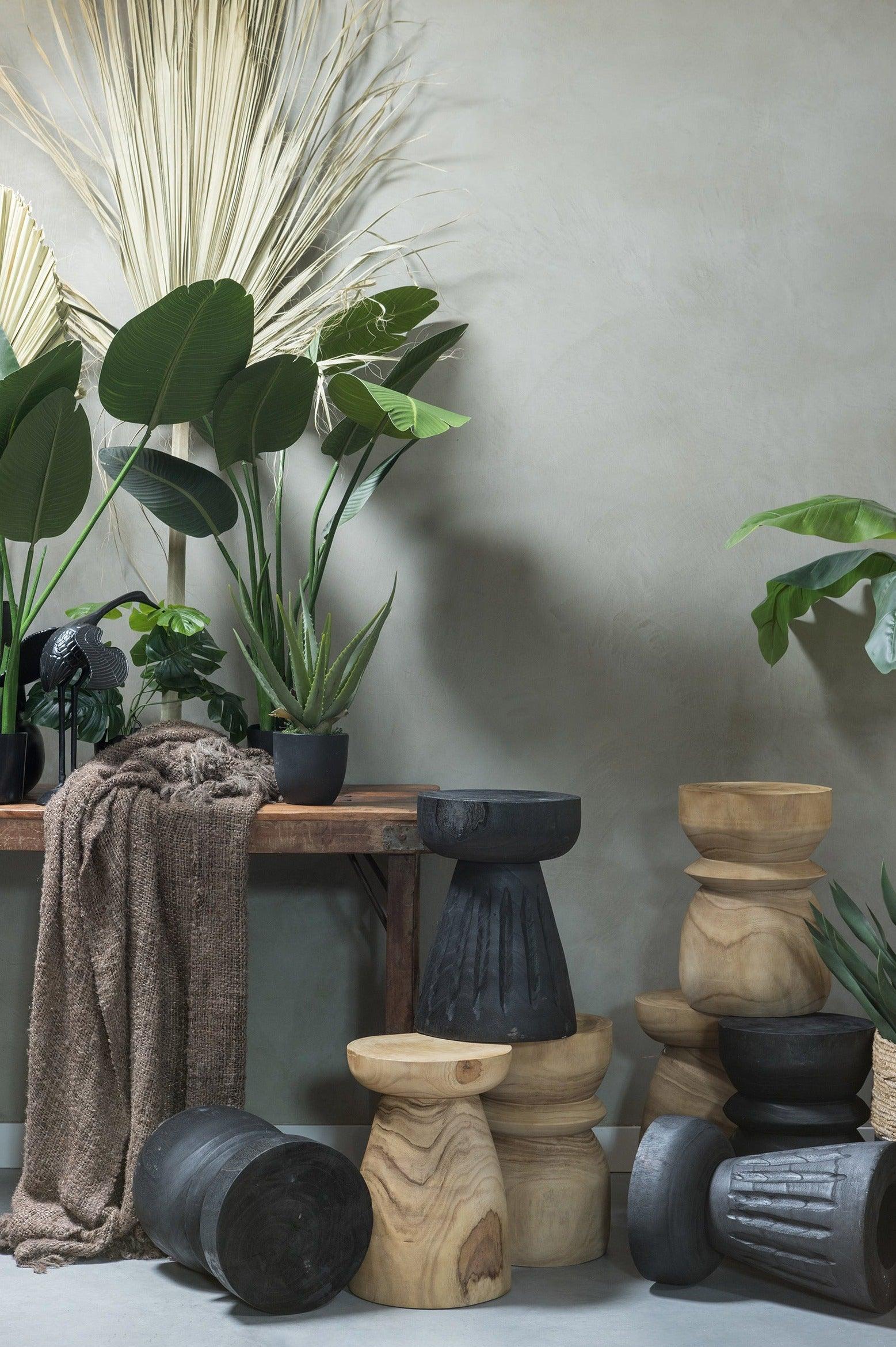 Stołek BORRE czarne drewno paulownia Woood Eye on Design