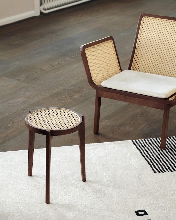 Stołek LE ROI ciemny dębowy z rattanem NORR11 Eye on Design