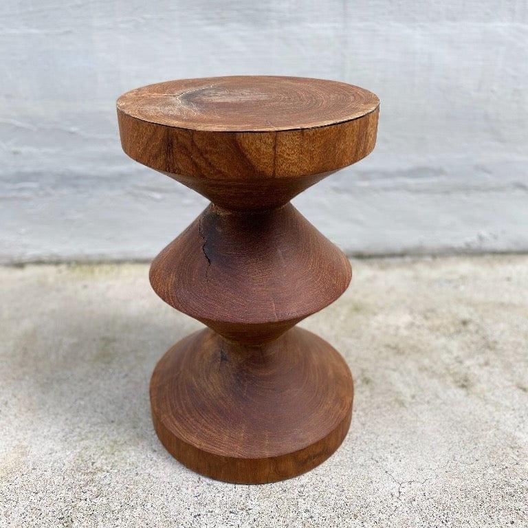 Stołek ZIG ZAG drewniany Pols Potten Eye on Design