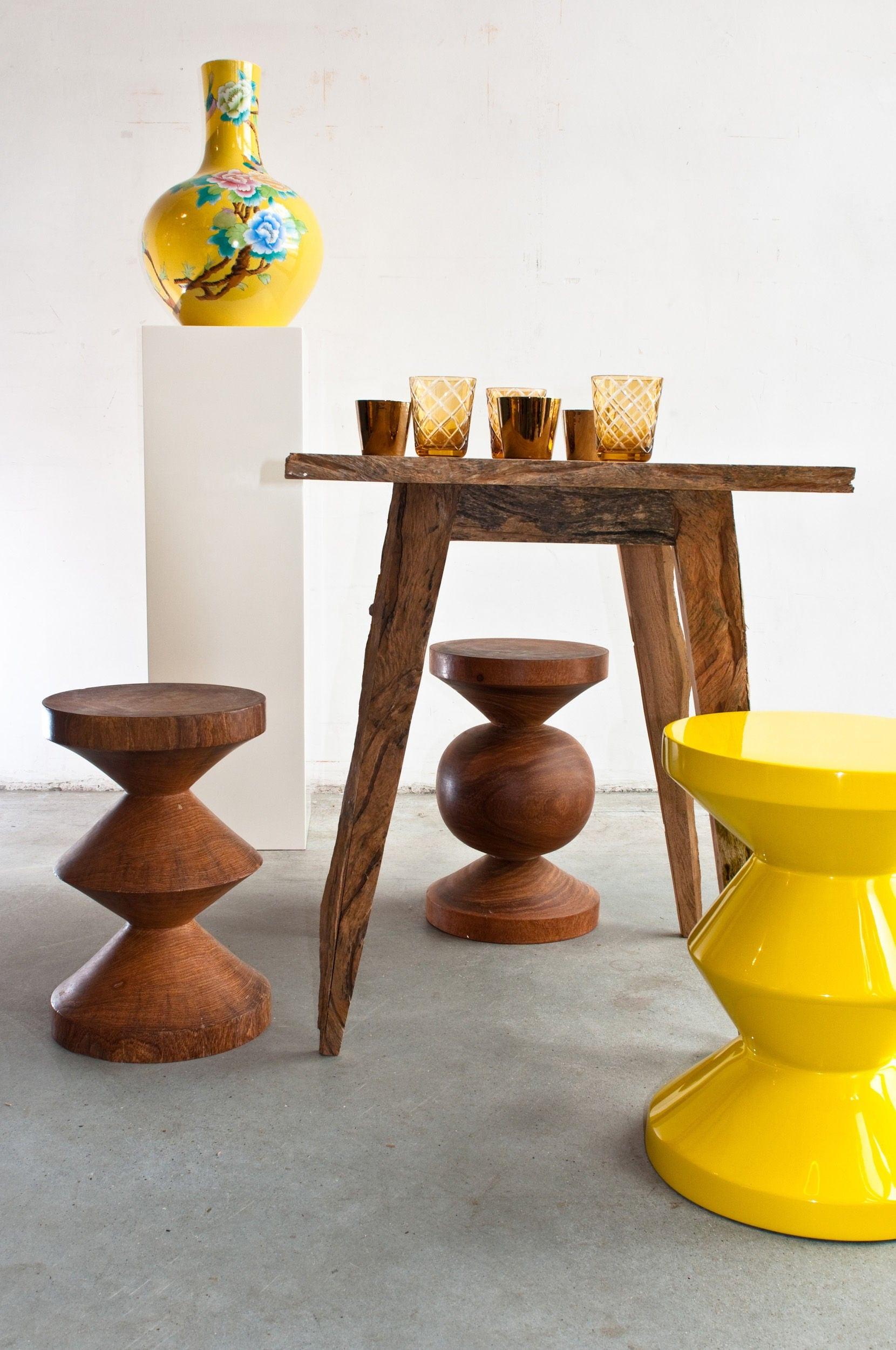 Stołek ZIG ZAG drewniany Pols Potten Eye on Design