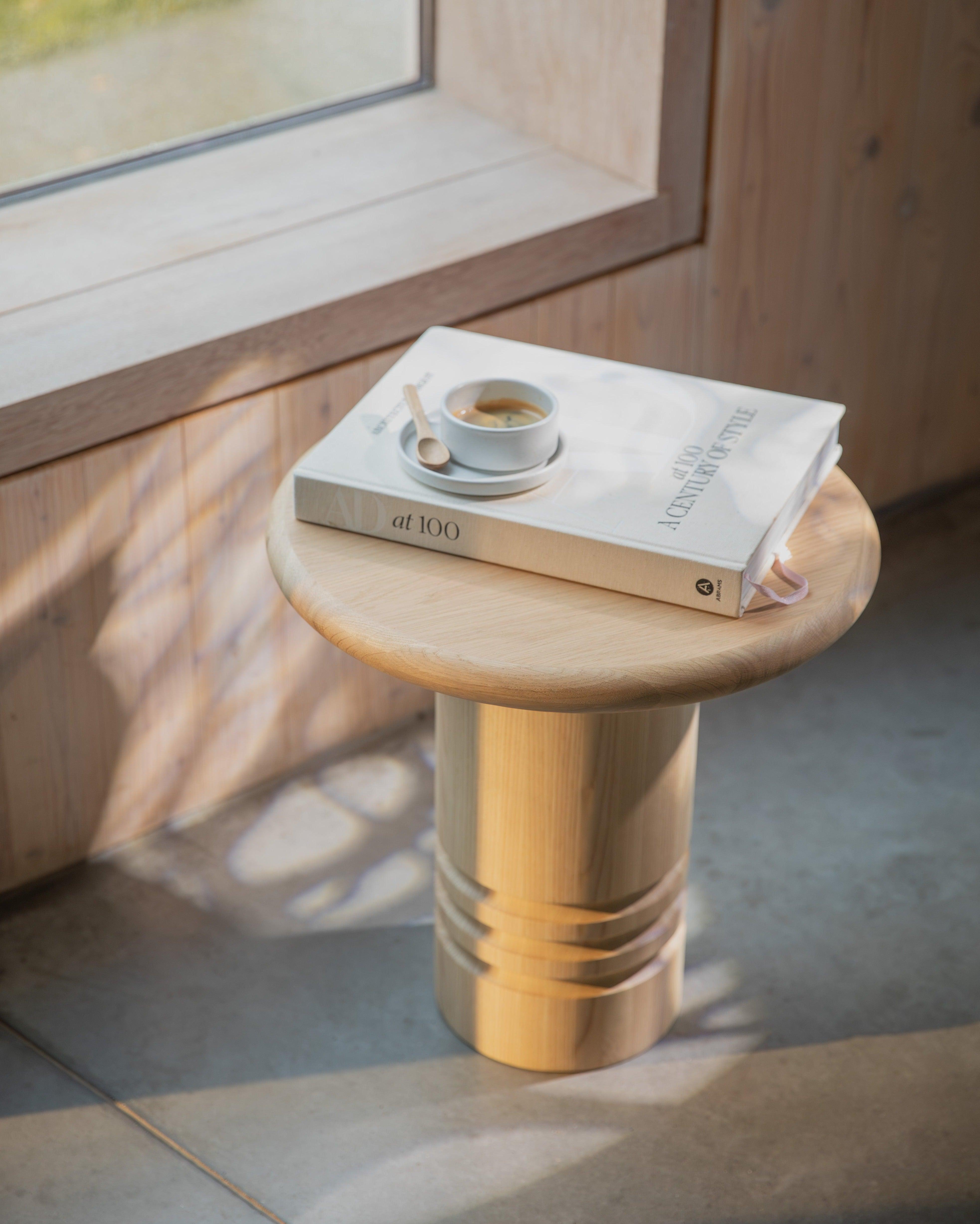 Stolik boczny CHUNK drewniany Zuiver Eye on Design