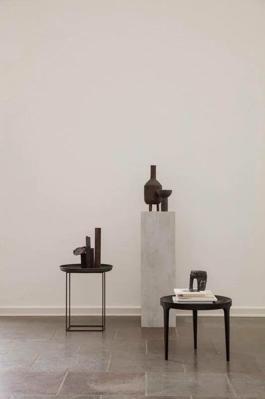 Stolik boczny DUKE bordowy lakierowany NORR11 Eye on Design