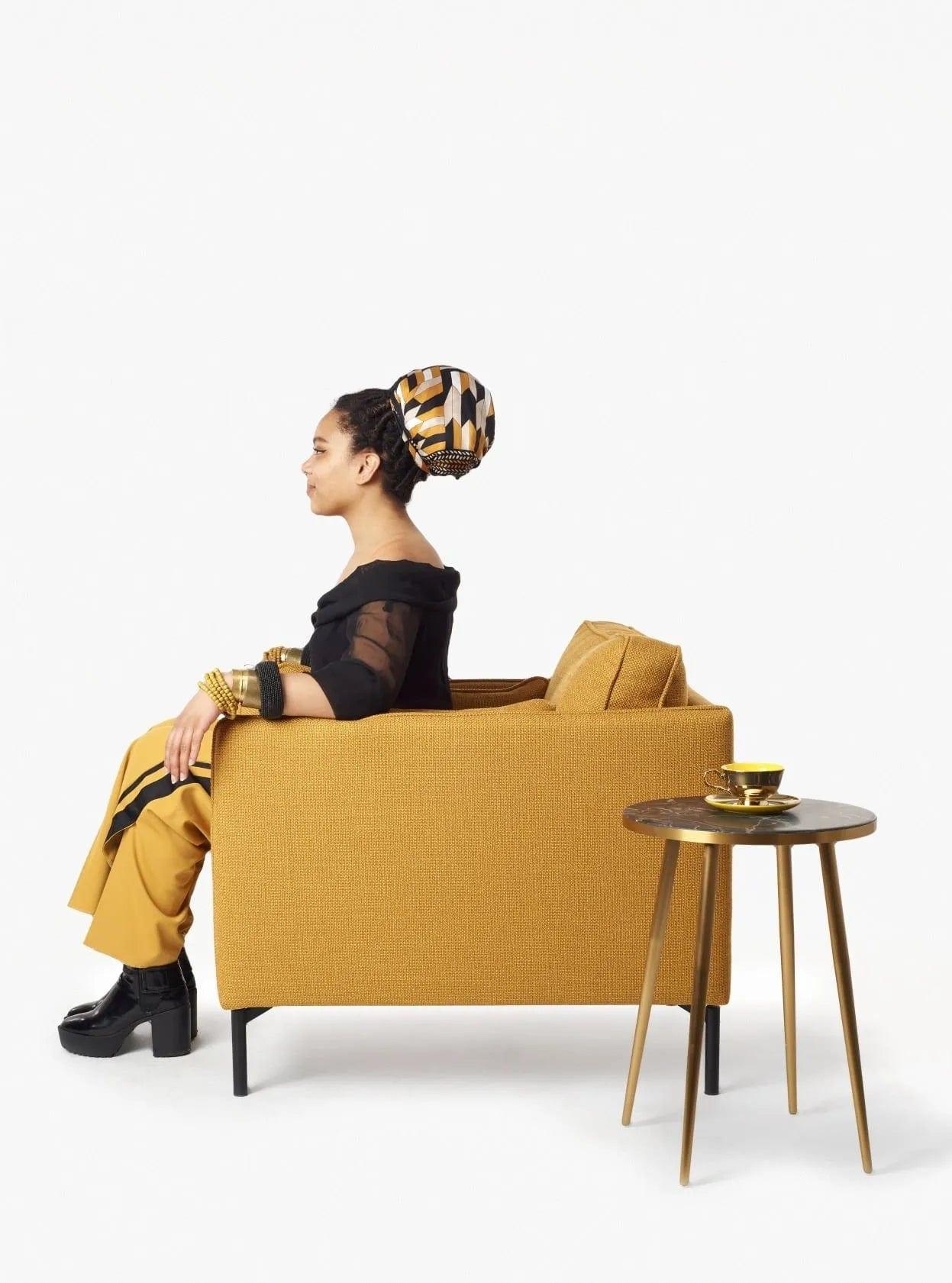 Stolik boczny MARBLE LOOK czarny ze złotą podstawą Pols Potten Eye on Design