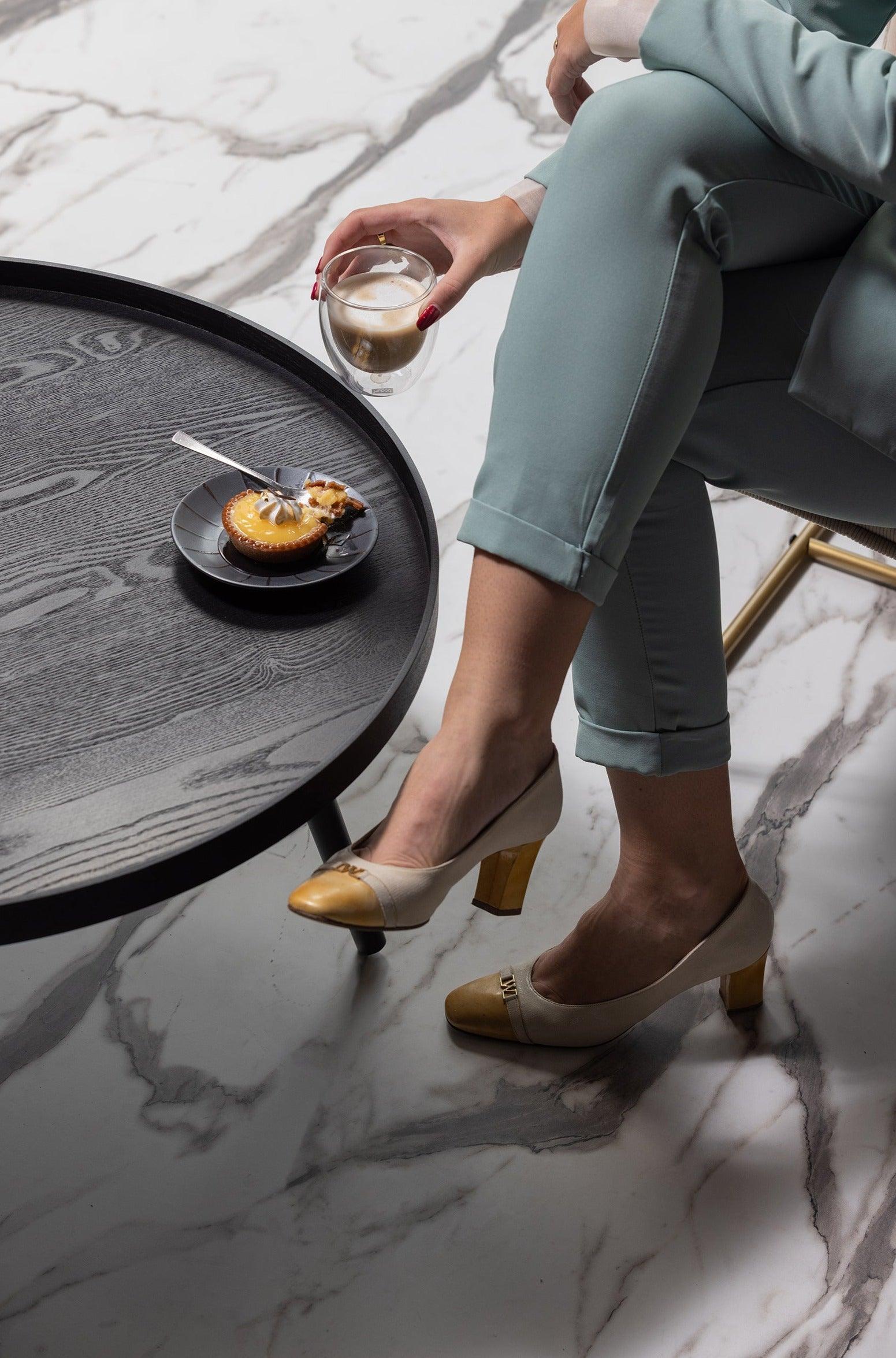 Stolik boczny MESA czarny poeskpozycyjny Woood Eye on Design