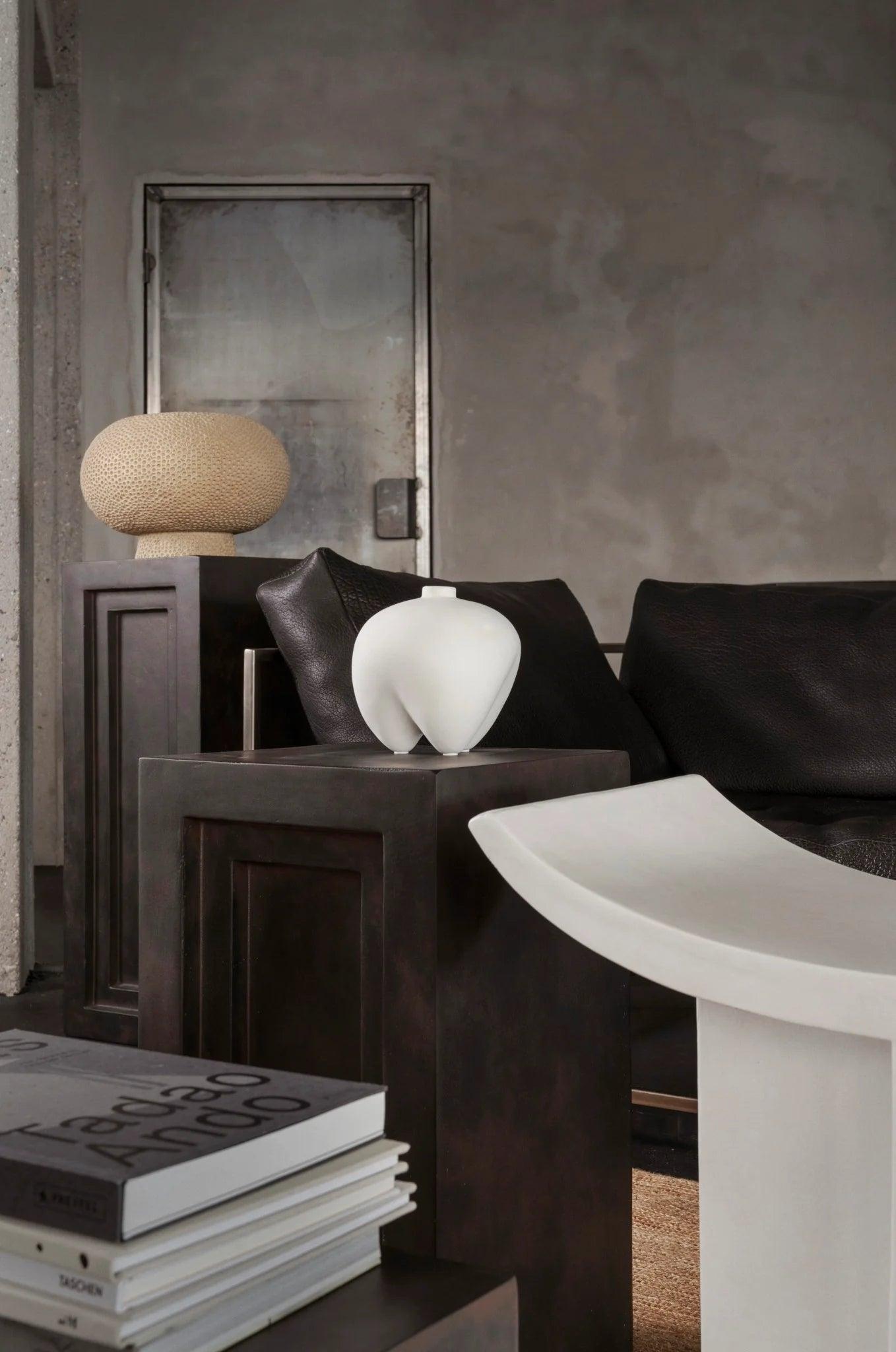 Stolik boczny PODIUM ciemnobrązowy 101 Copenhagen Eye on Design