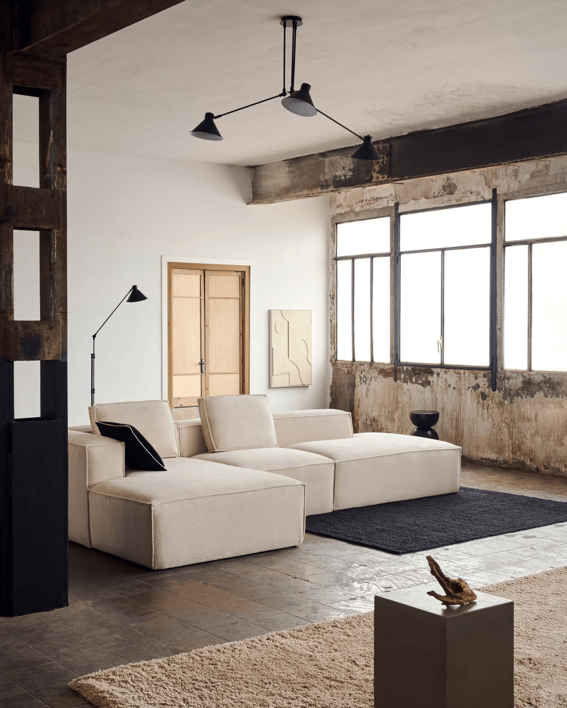 Stolik boczny z cementu RUSTELLA szary La Forma Eye on Design