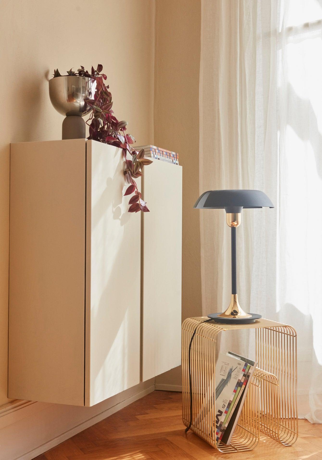 Stolik CURVA złoty AYTM Eye on Design