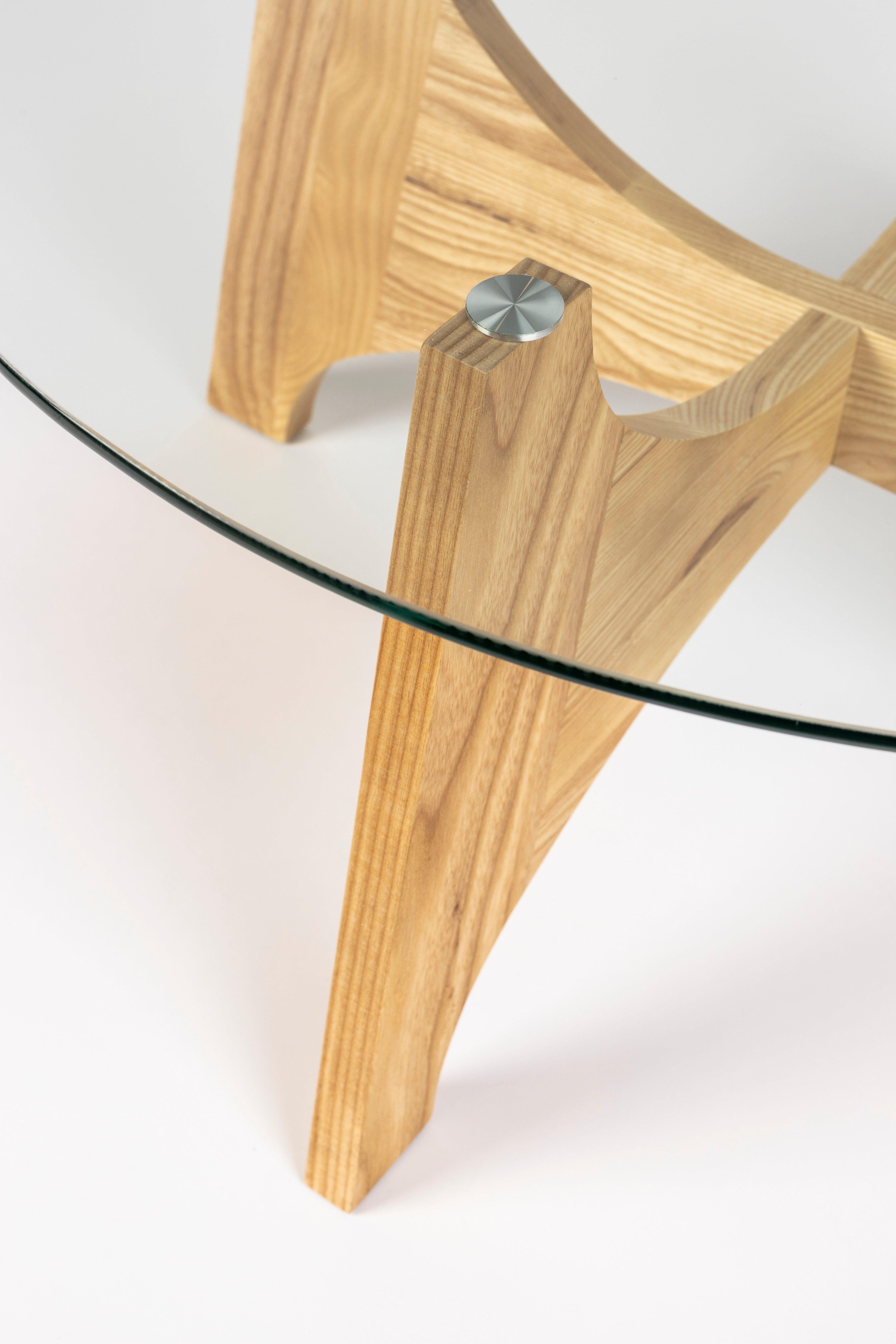 Stolik kawowy KOBE drewno jesionowe Zuiver Eye on Design