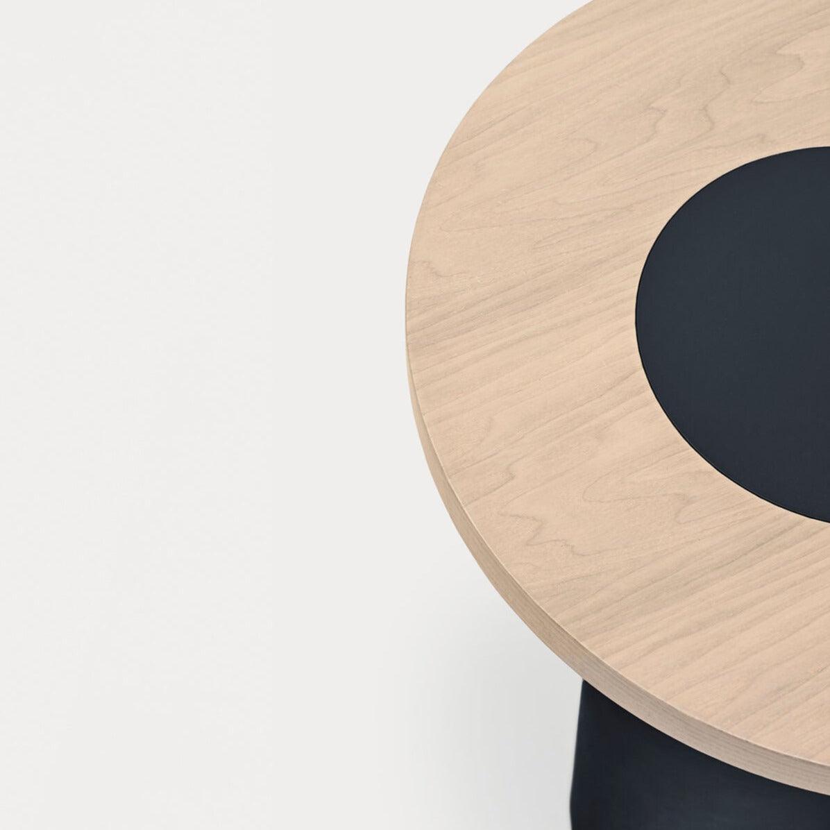 Stolik kawowy NORI granatowy z jasnym blatem Teulat Eye on Design