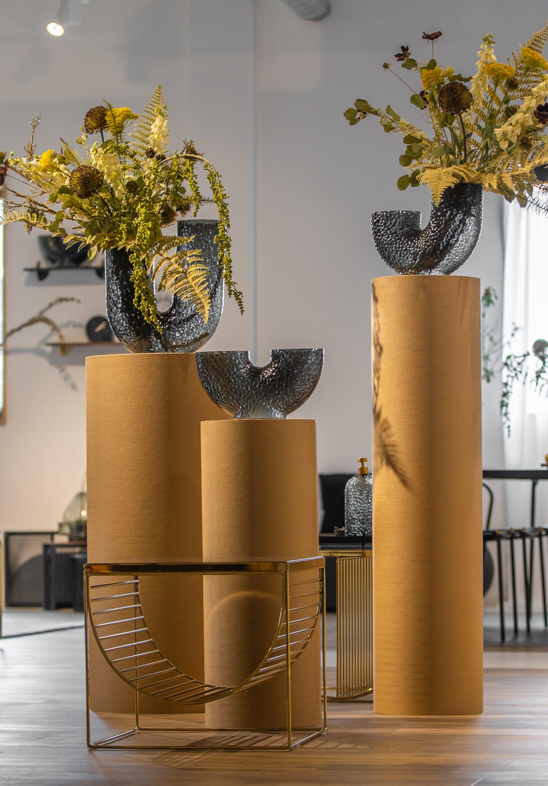 Stolik kawowy SINO czarny marmur ze złotą podstawą AYTM Eye on Design