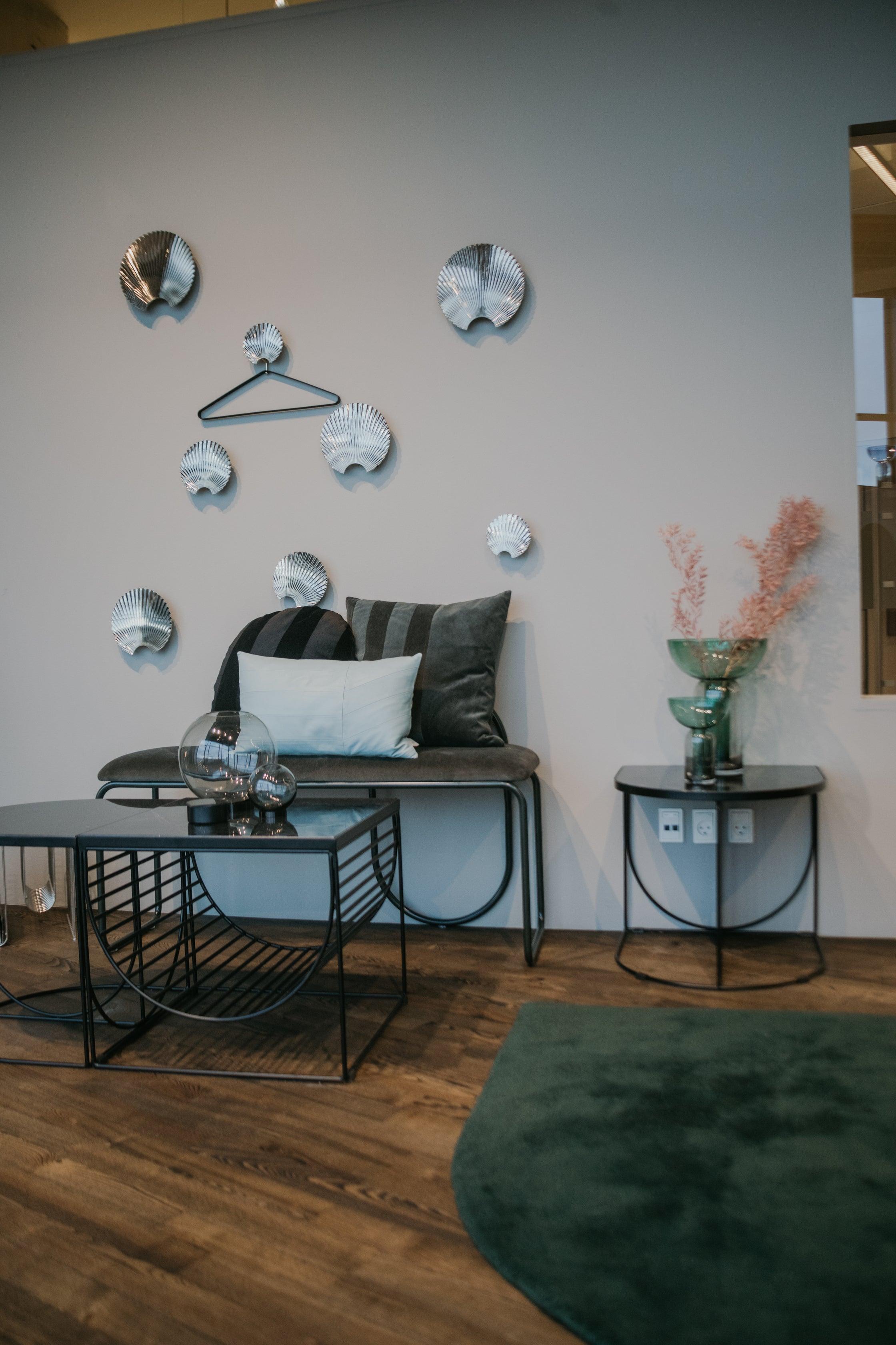 Stolik kawowy SINO czarny marmur ze złotą podstawą AYTM Eye on Design