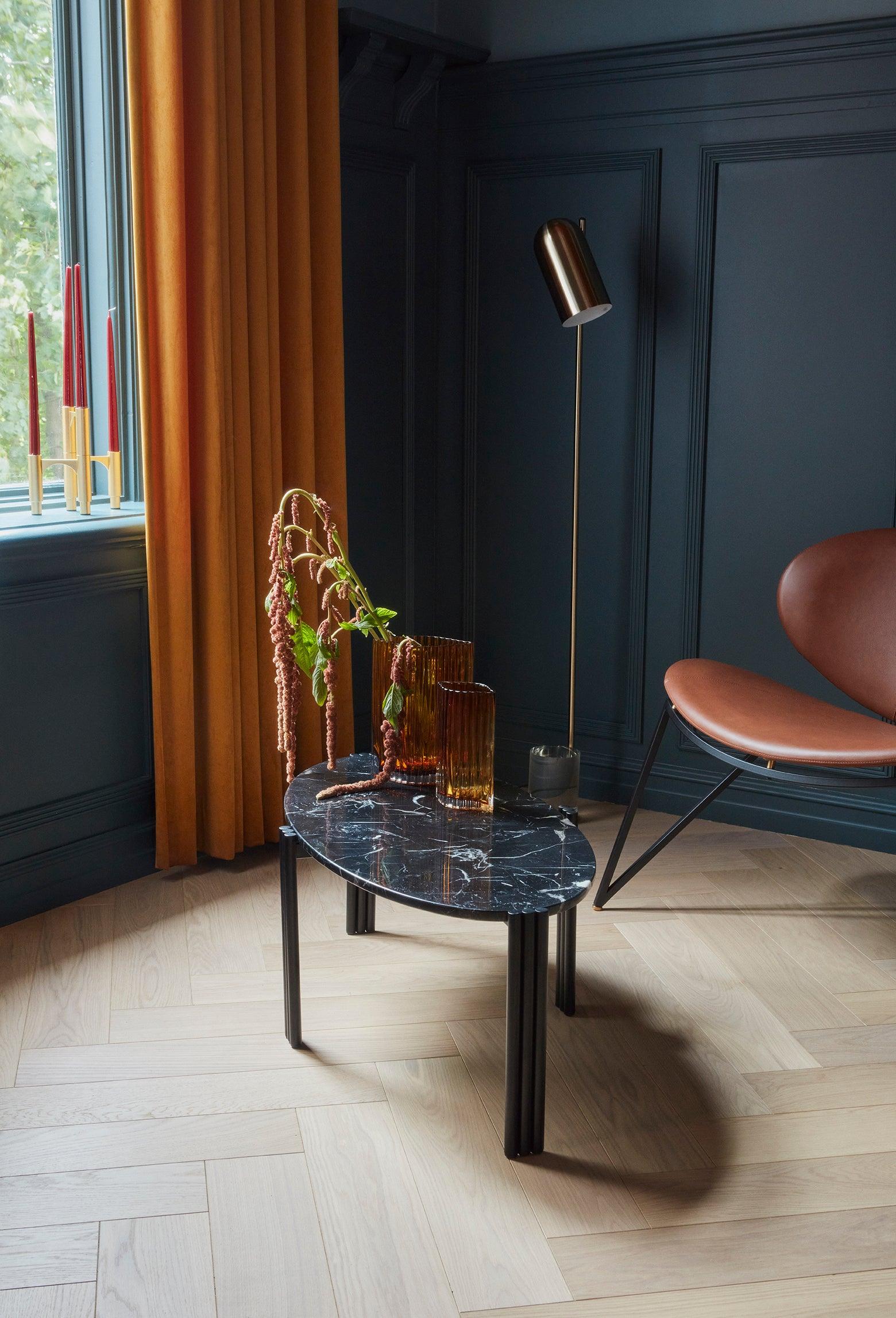 Stolik kawowy TRIBUS czarny marmur z czarną podstawą AYTM Eye on Design