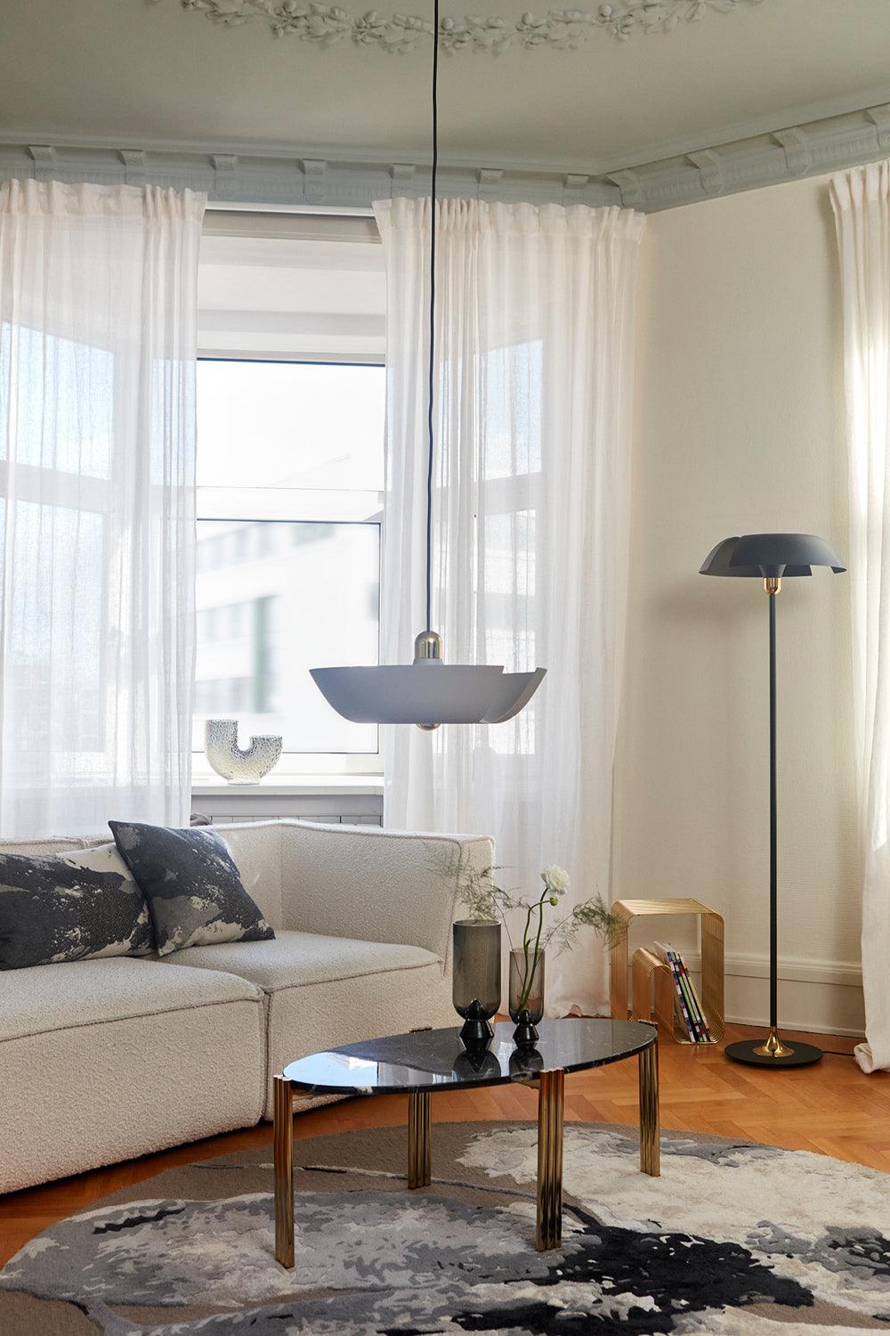 Stolik kawowy TRIBUS czarny marmur ze złotą podstawą AYTM Eye on Design