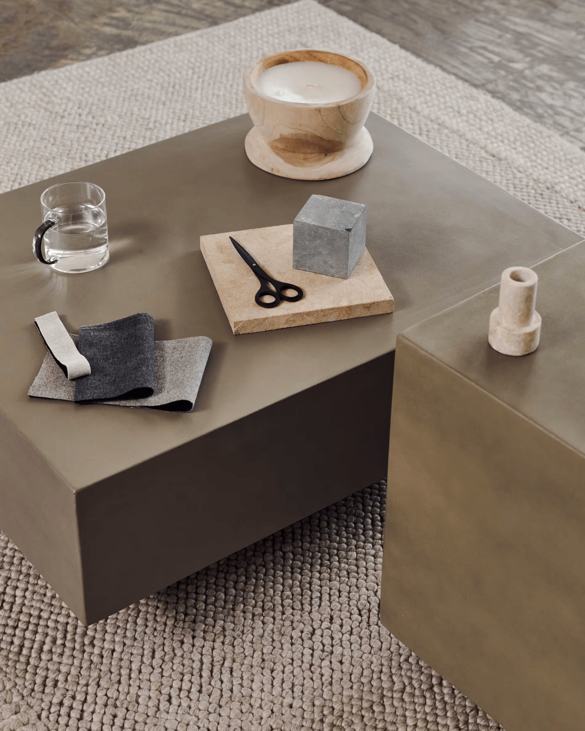 Stolik kawowy z cementu RUSTELLA szary La Forma Eye on Design