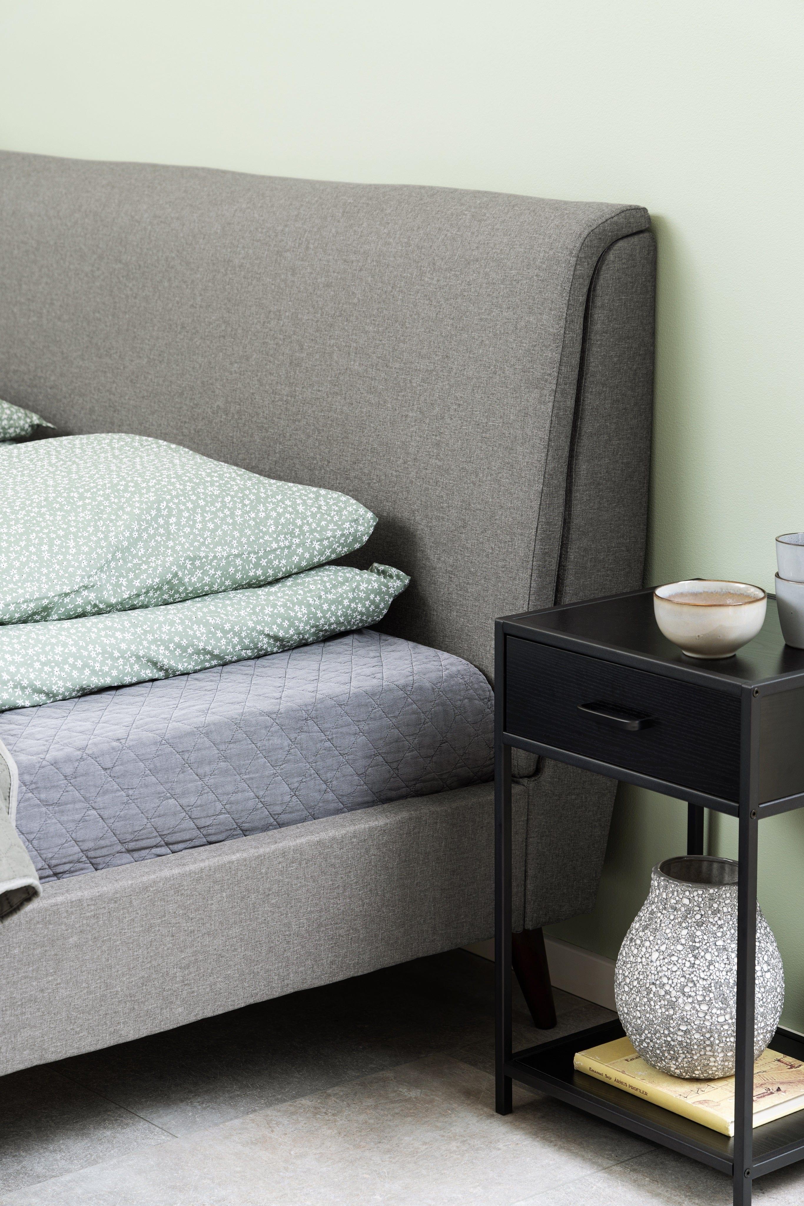 Stolik nocny z szufladą SEAFORD czarny Actona Eye on Design