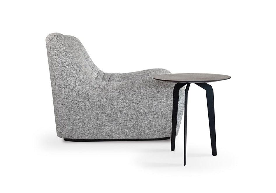 Stolik pomocniczy FEZA drewniany z czarną podstawą Nobonobo Eye on Design