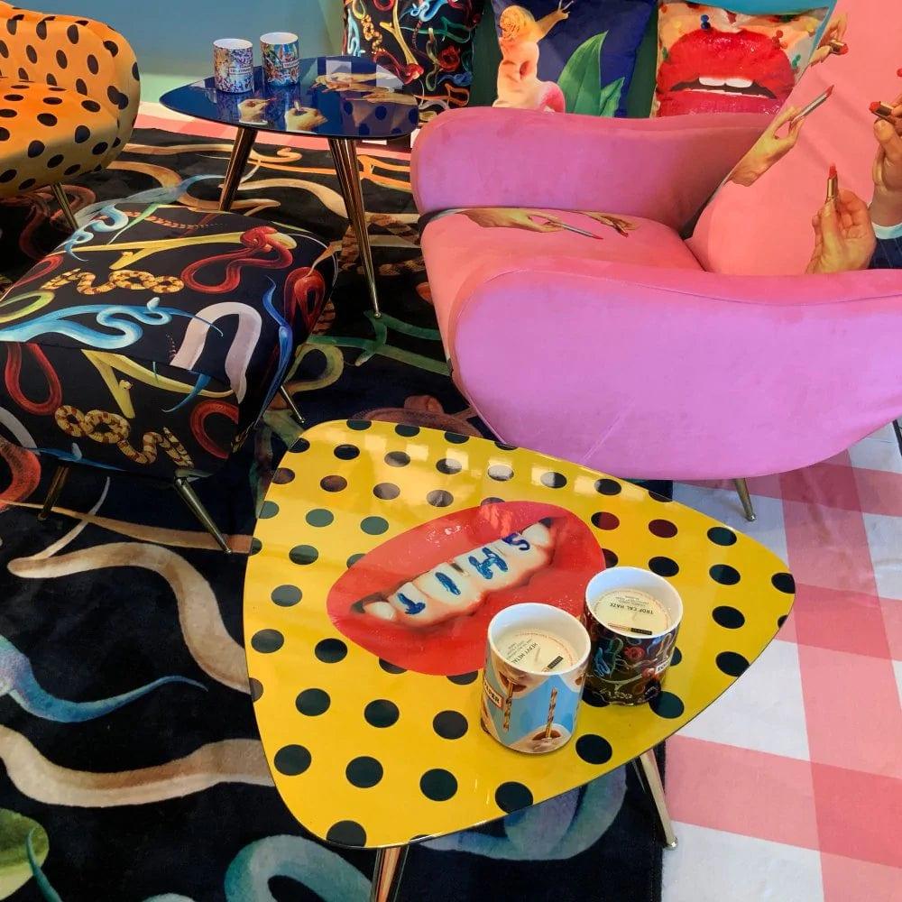 Stolik SHIT żółty Seletti Eye on Design