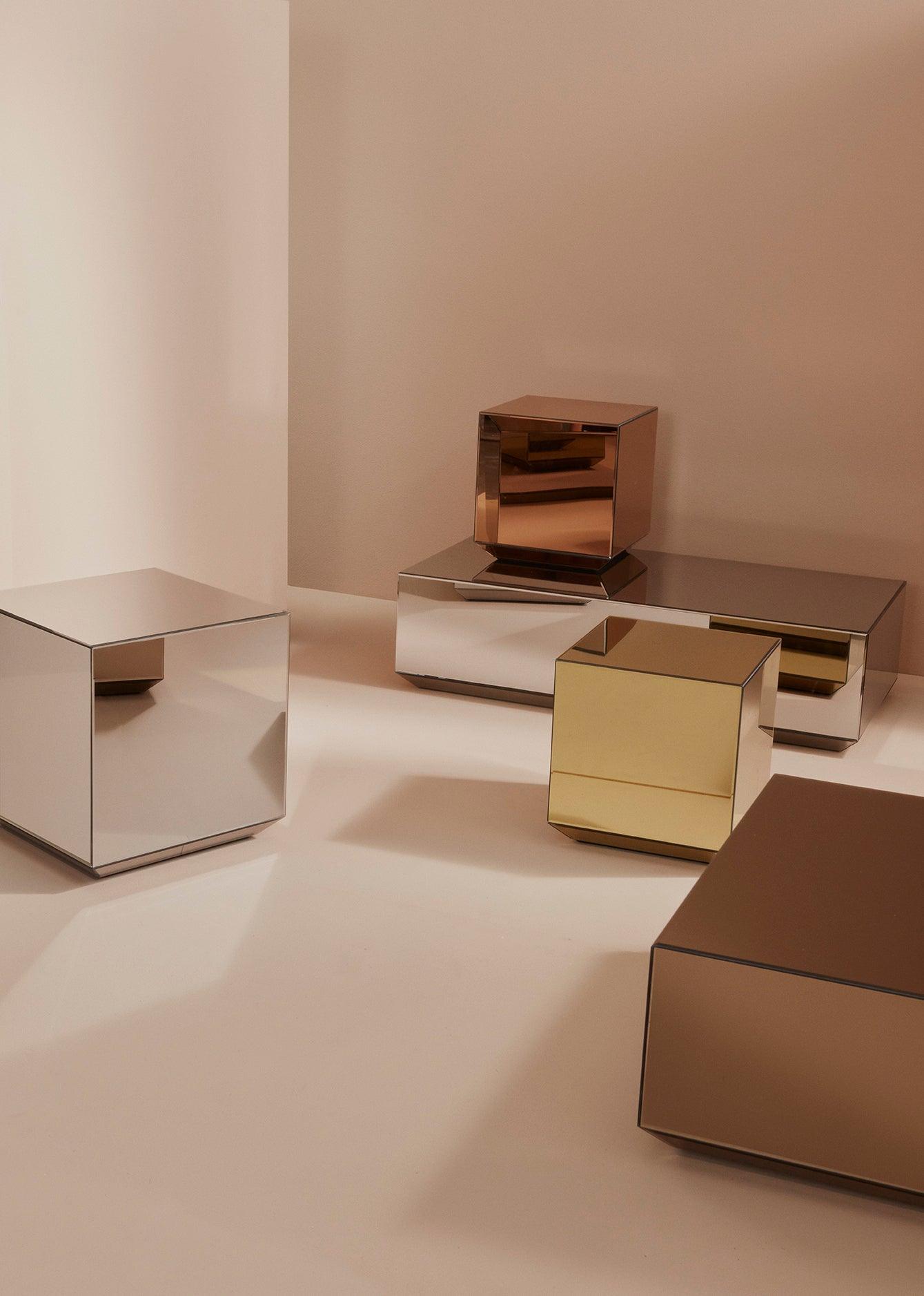 Stolik SPECULUM czarny AYTM Eye on Design