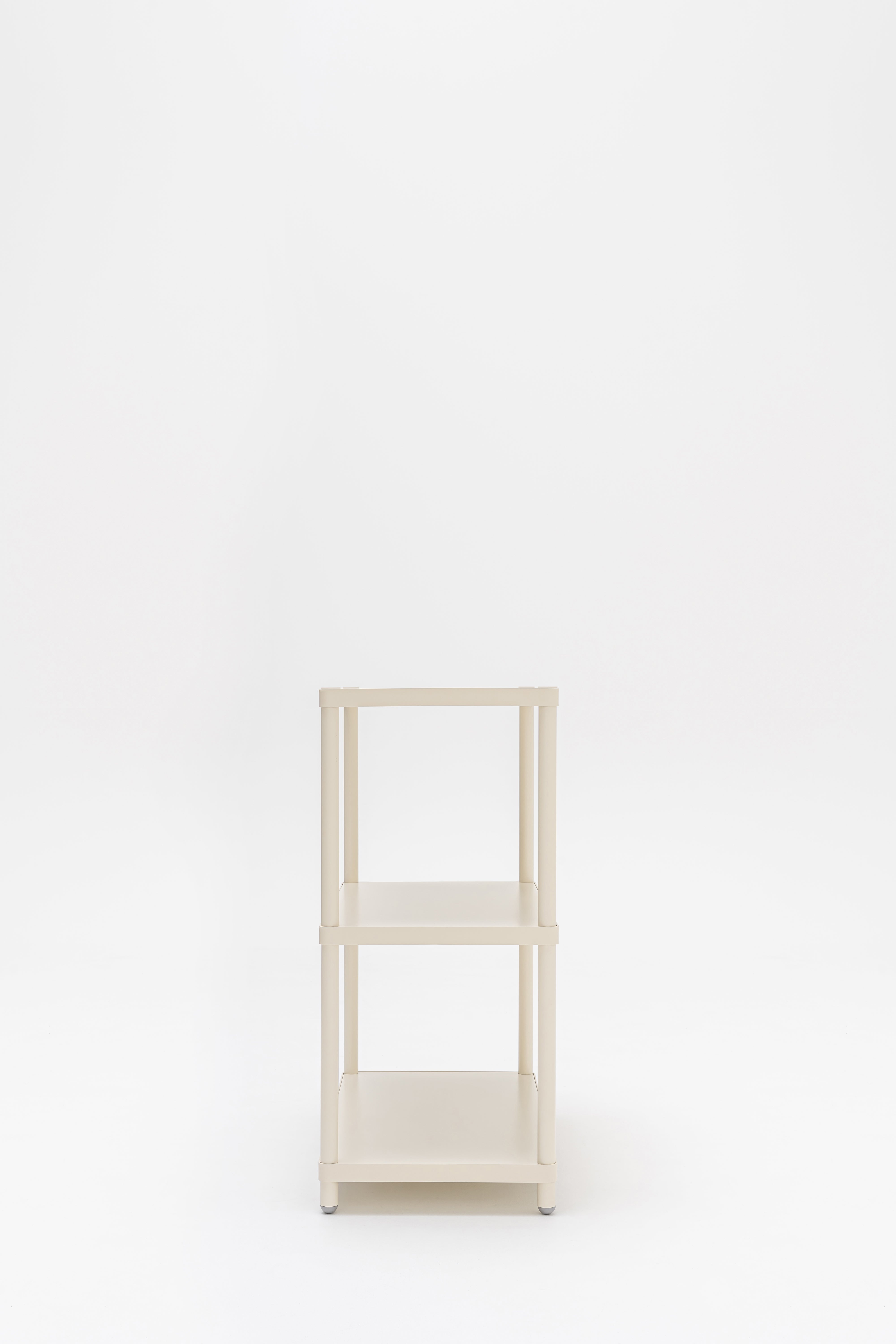 Single stilt metal shelf