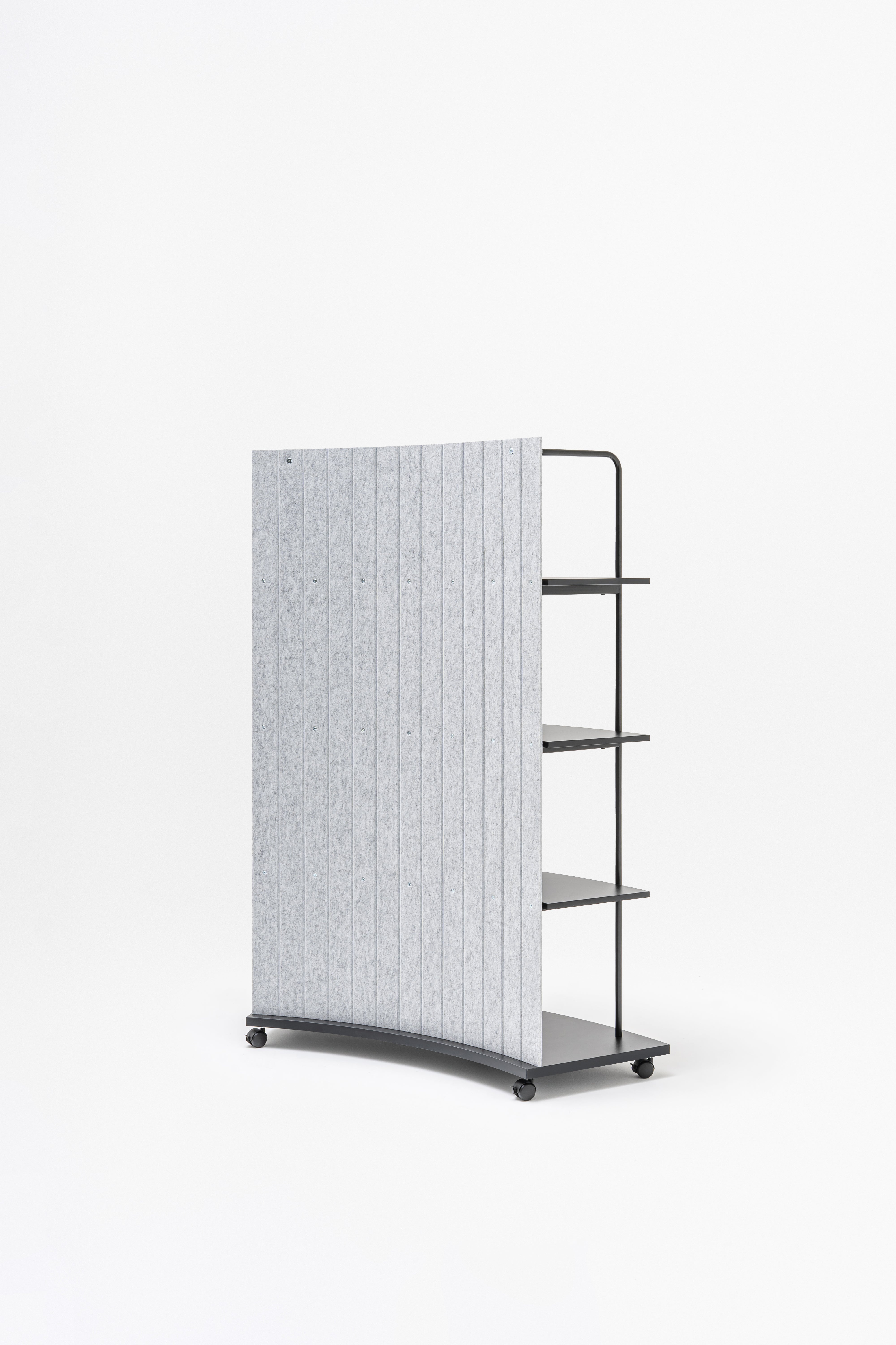 Ocelový regál TANCA so zadnou časťou z filcu