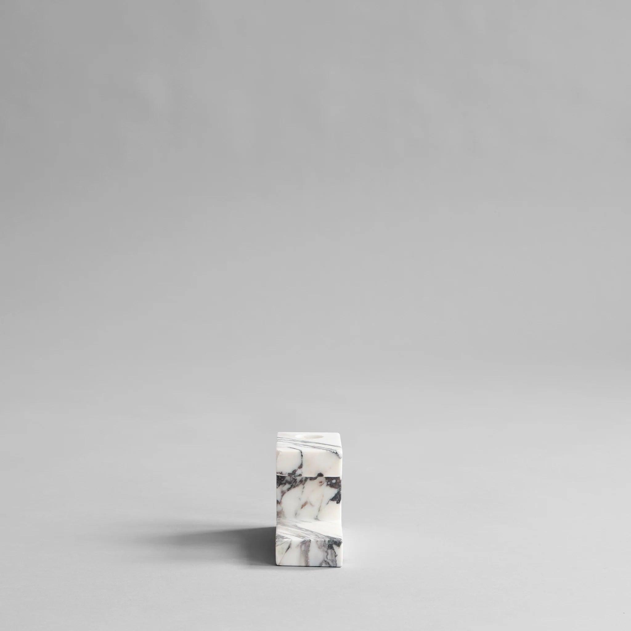 Świecznik BRICK LOW marmur 101 Copenhagen Eye on Design