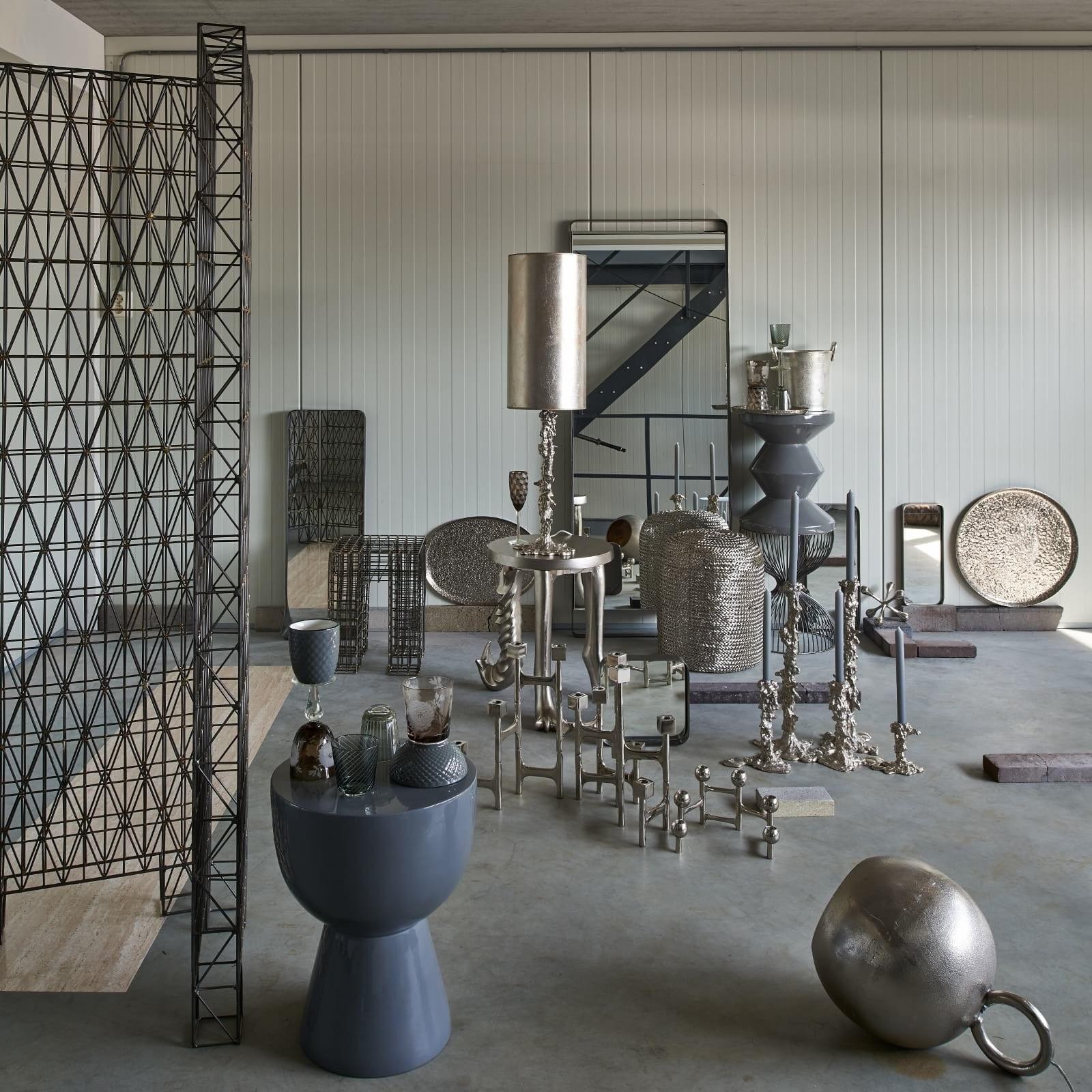 Świecznik SQUARE srebrny Pols Potten Eye on Design