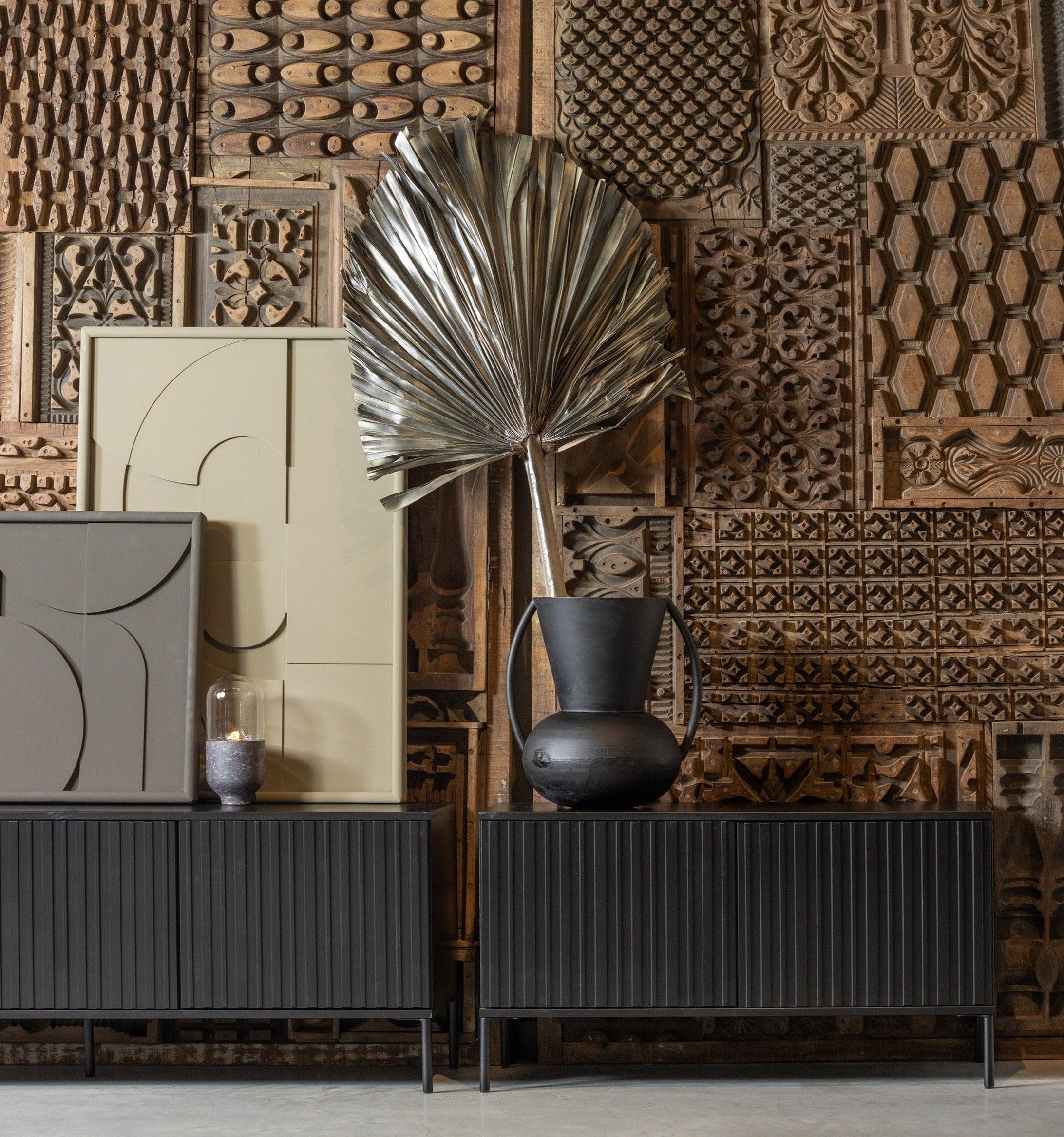 Szafka RTV GRAVURE czarne drewno sosnowe Woood Exclusive Eye on Design