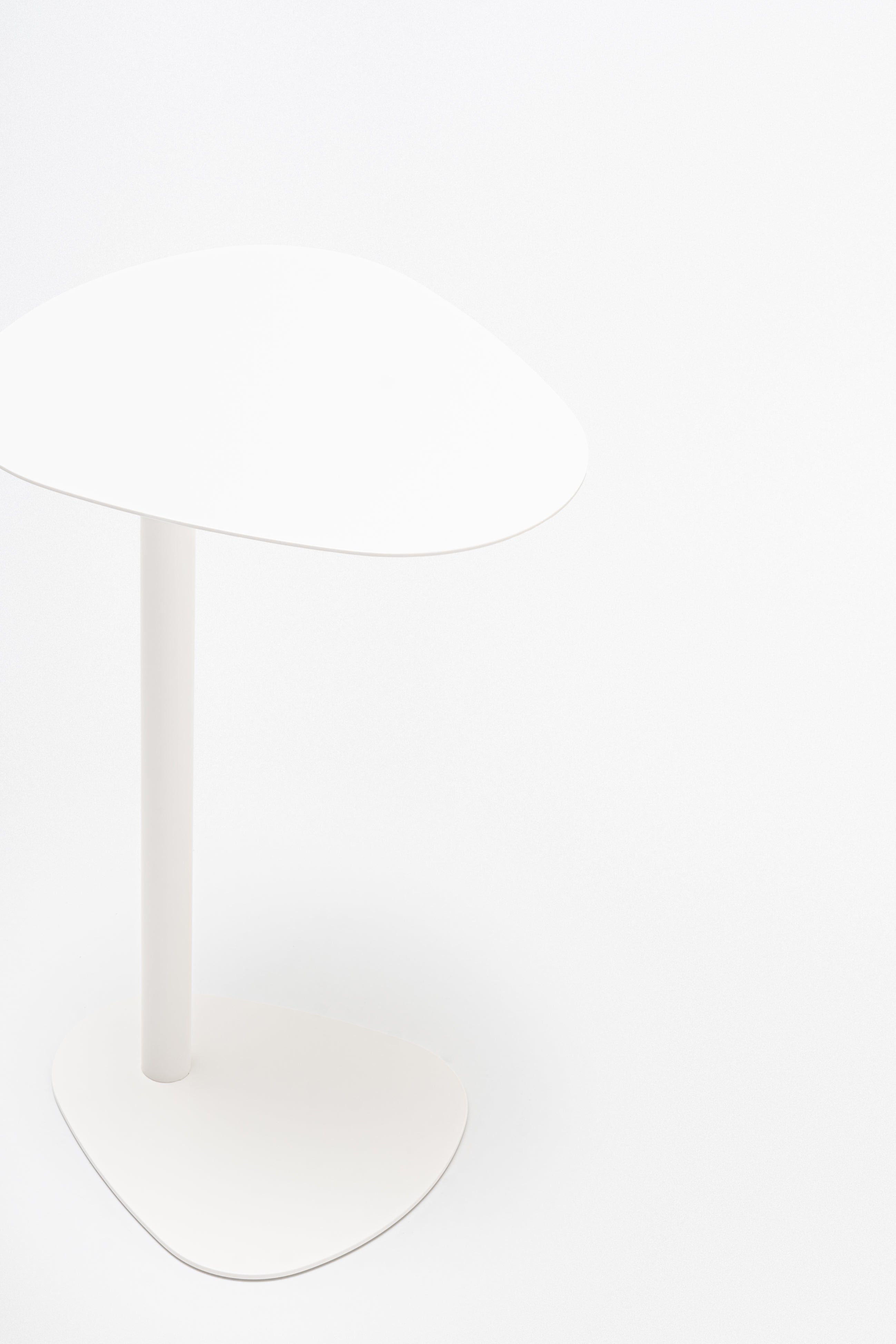 Kovový konferenčný stolík CELO