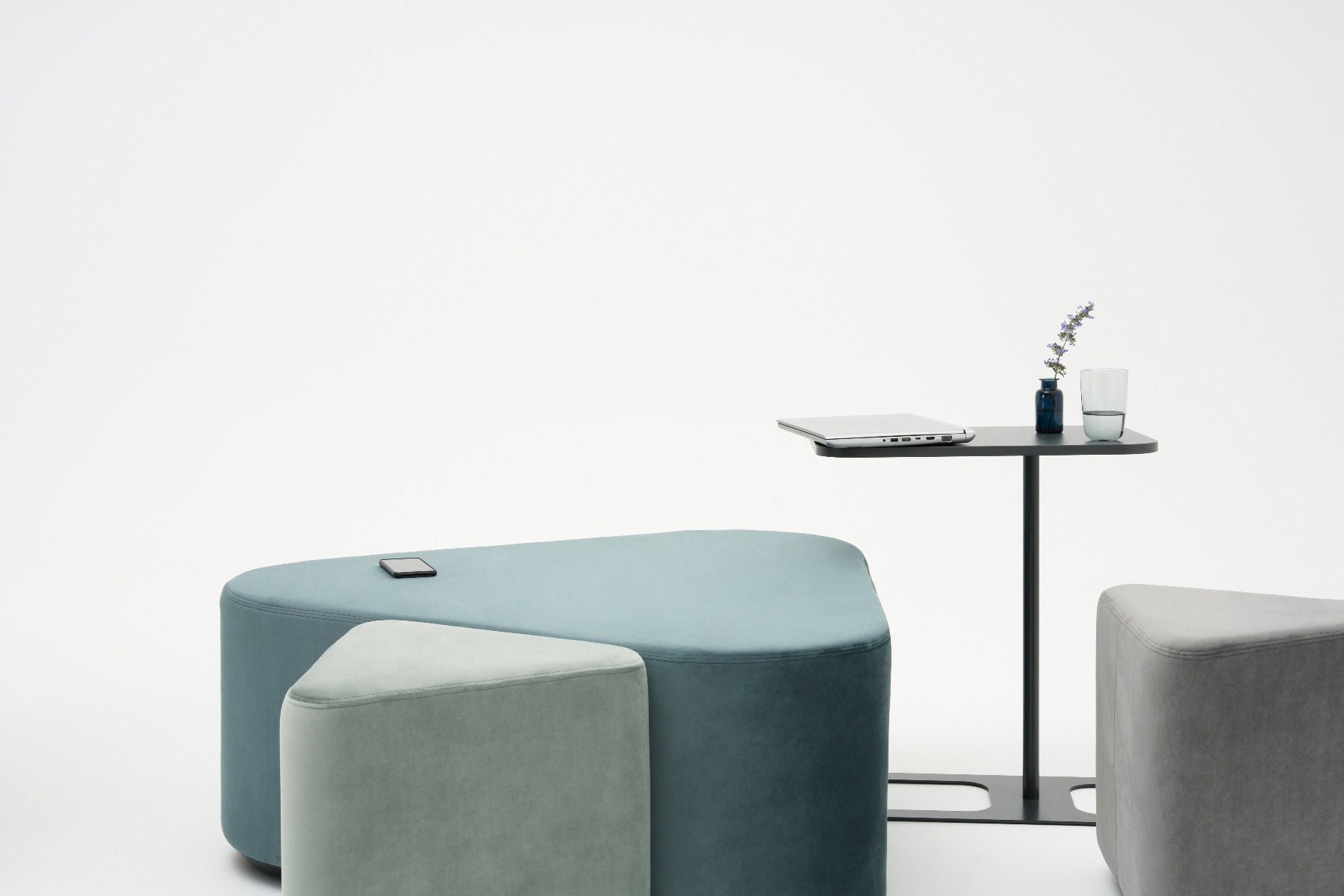 Bočný stolík HAKO melamínová doska