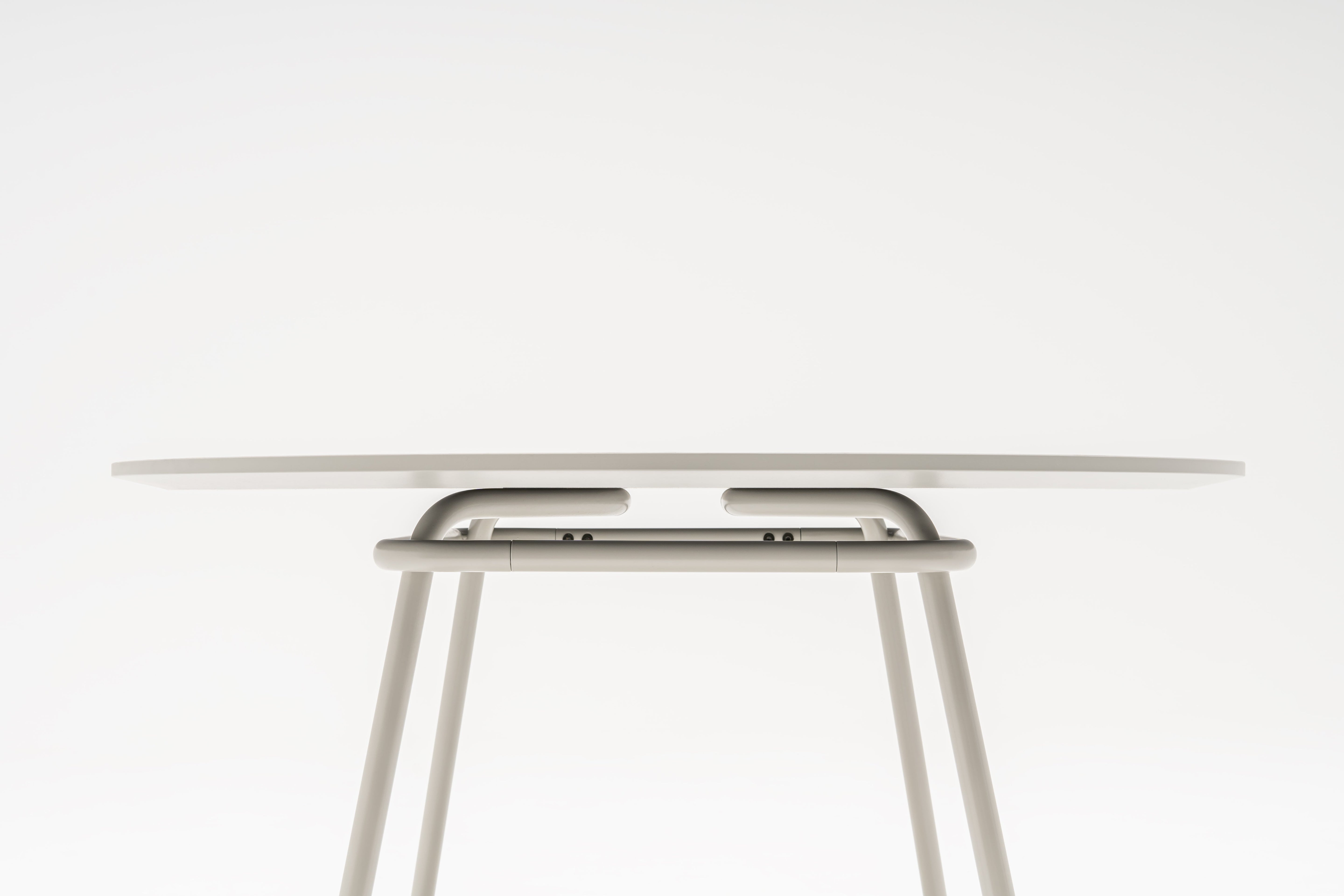 Obdĺžnikový stôl NEW SCHOOL s kovovou základňou