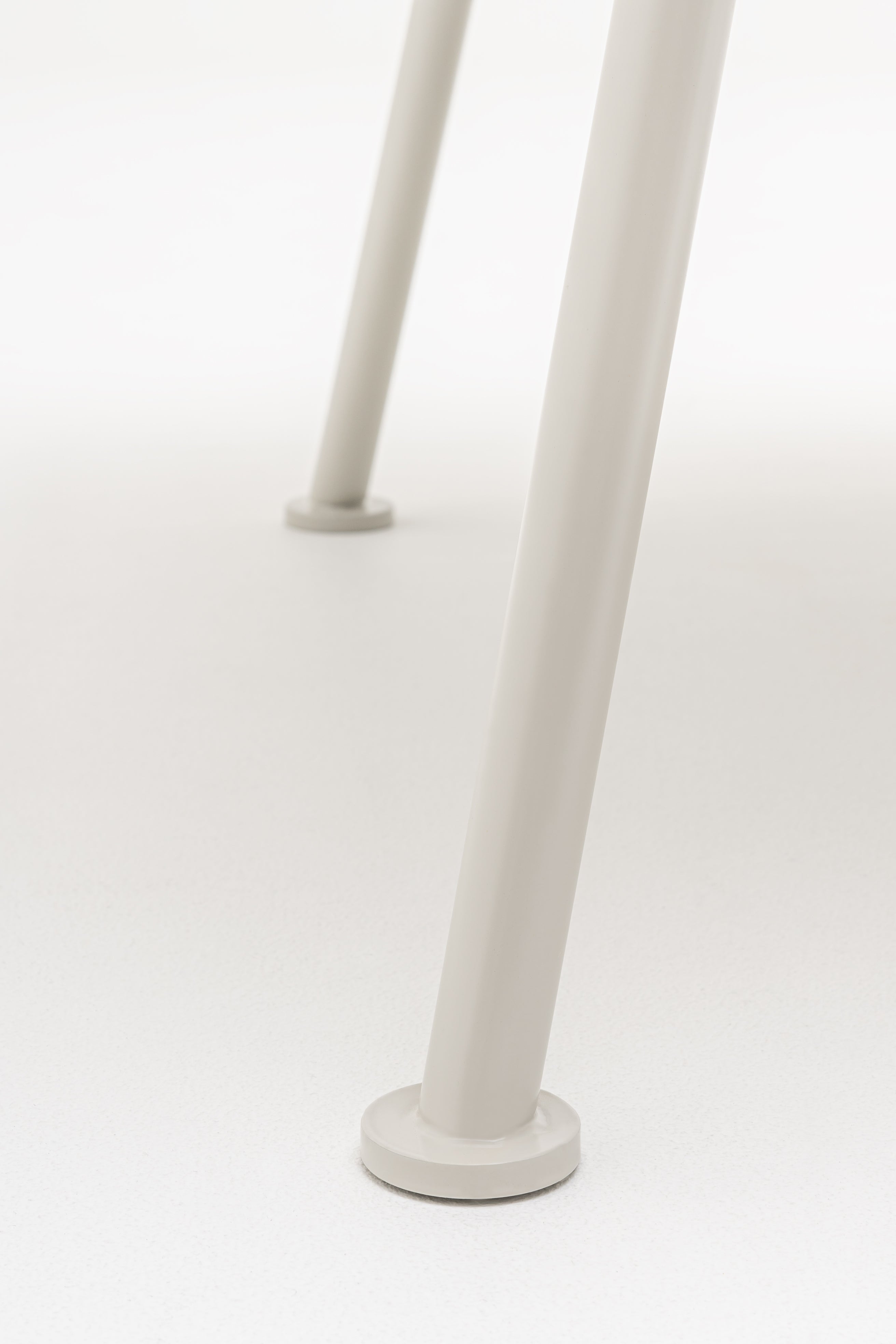 Obdĺžnikový stôl NEW SCHOOL s kovovou základňou