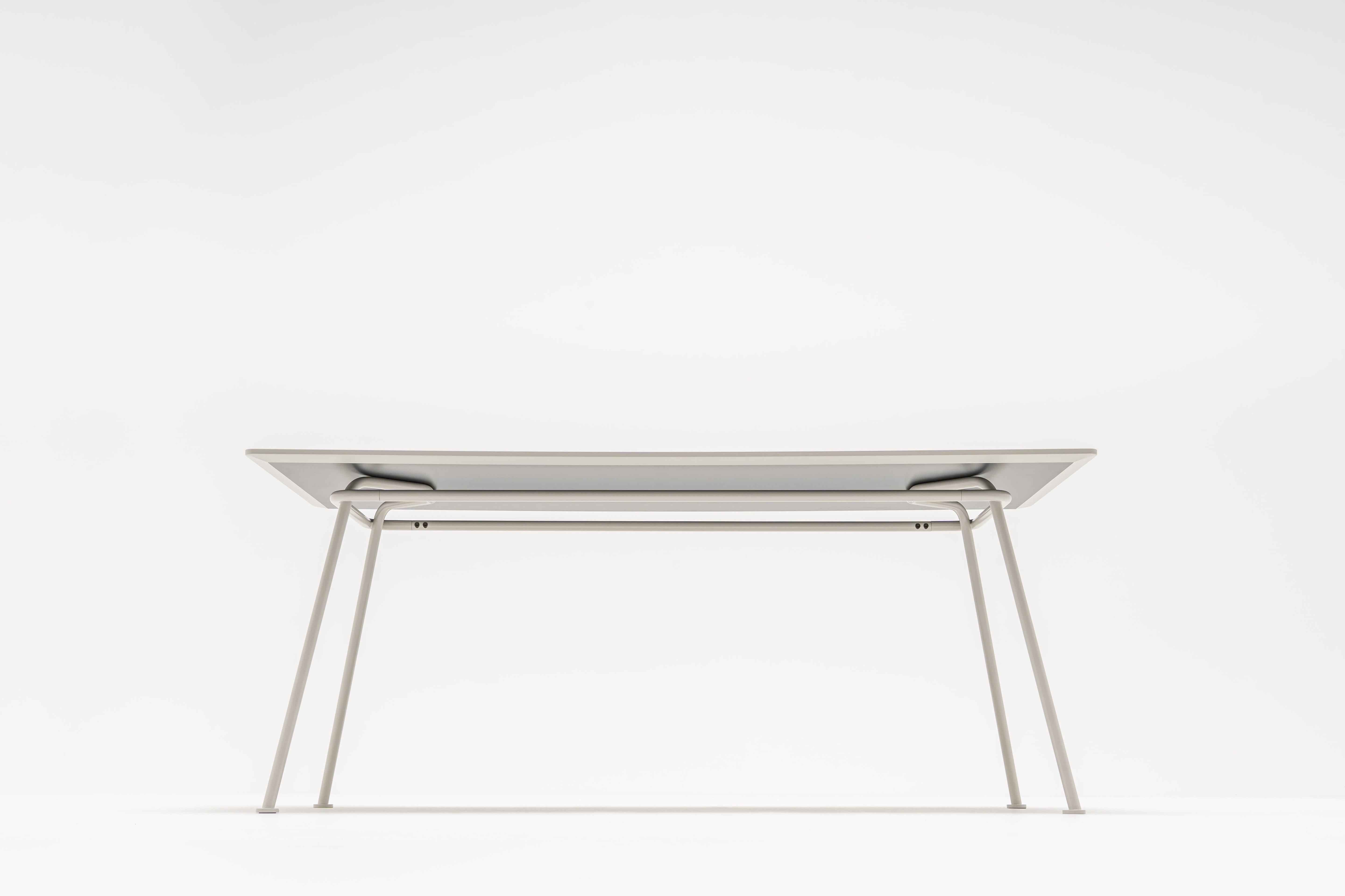 Obdĺžnikový stôl NEW SCHOOL s kovovou základňou