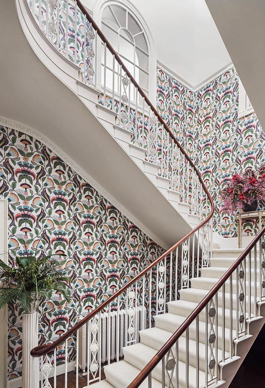 Tapeta s rastlinným a zvieracím motívom ARDMORE JABULA - Nene modrá na granáte