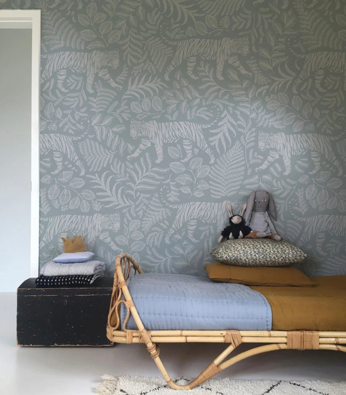 Flizelínová tapeta s motívom zvierat CAMOUFLAGED TIGER BLUE modrá