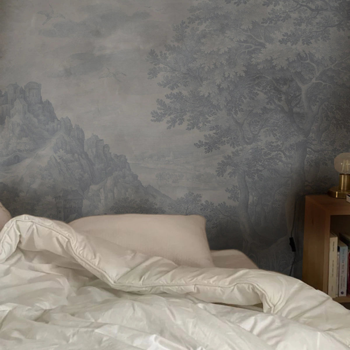 Tapeta s krajinou lesa ETHEREAL FOREST BLUE modrá so šedou