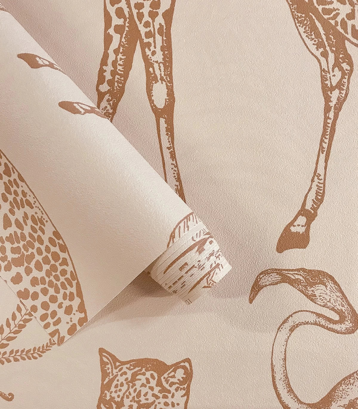 Tapeta so zvieracím motívom SAFARI BEIGE hnedá s béžovou